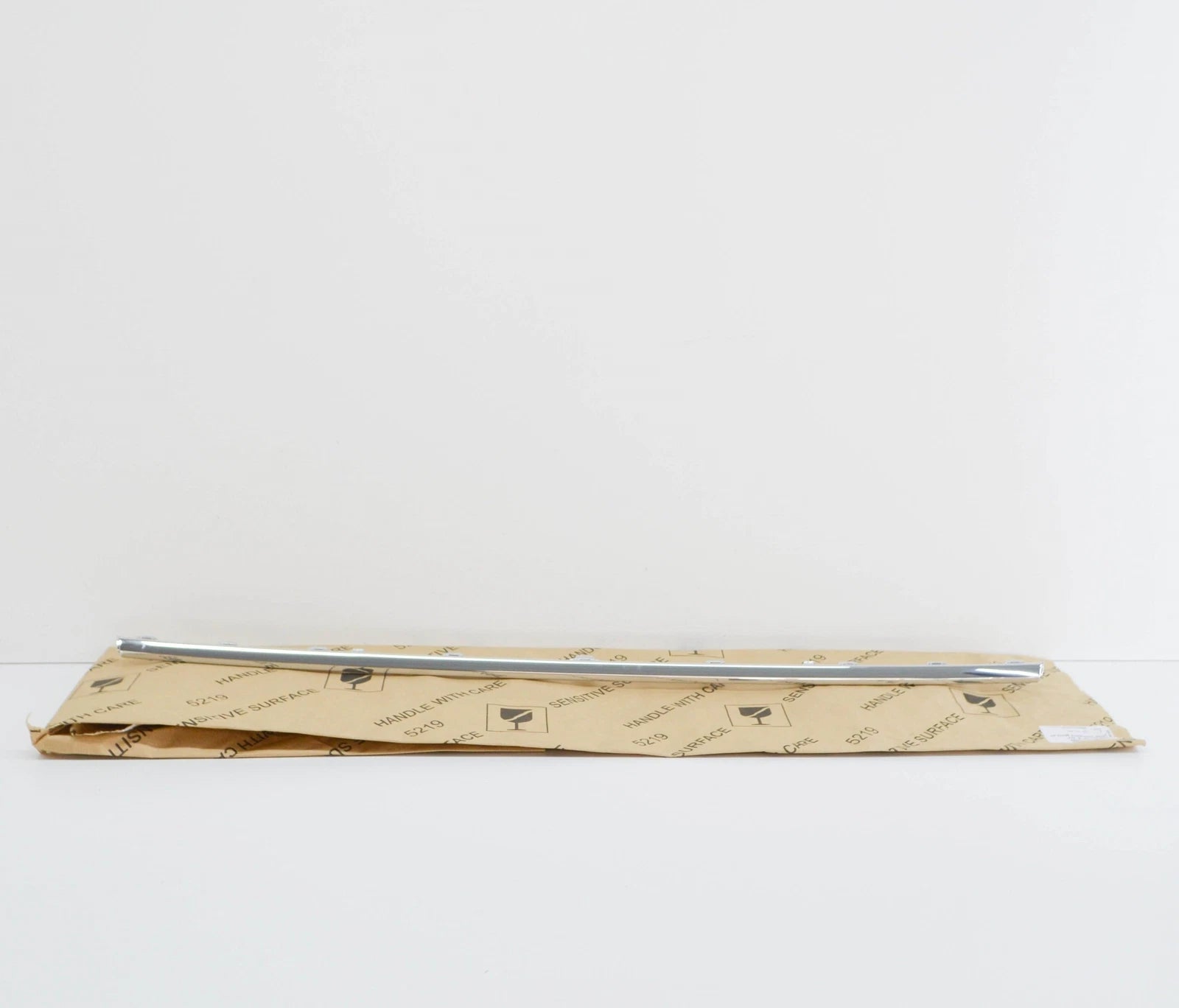 NEW VW GOLF 5G MK7 FRONT BUMPER GRILLE LOWER MOLDING 5G0853101B2ZZ ORIGINAL