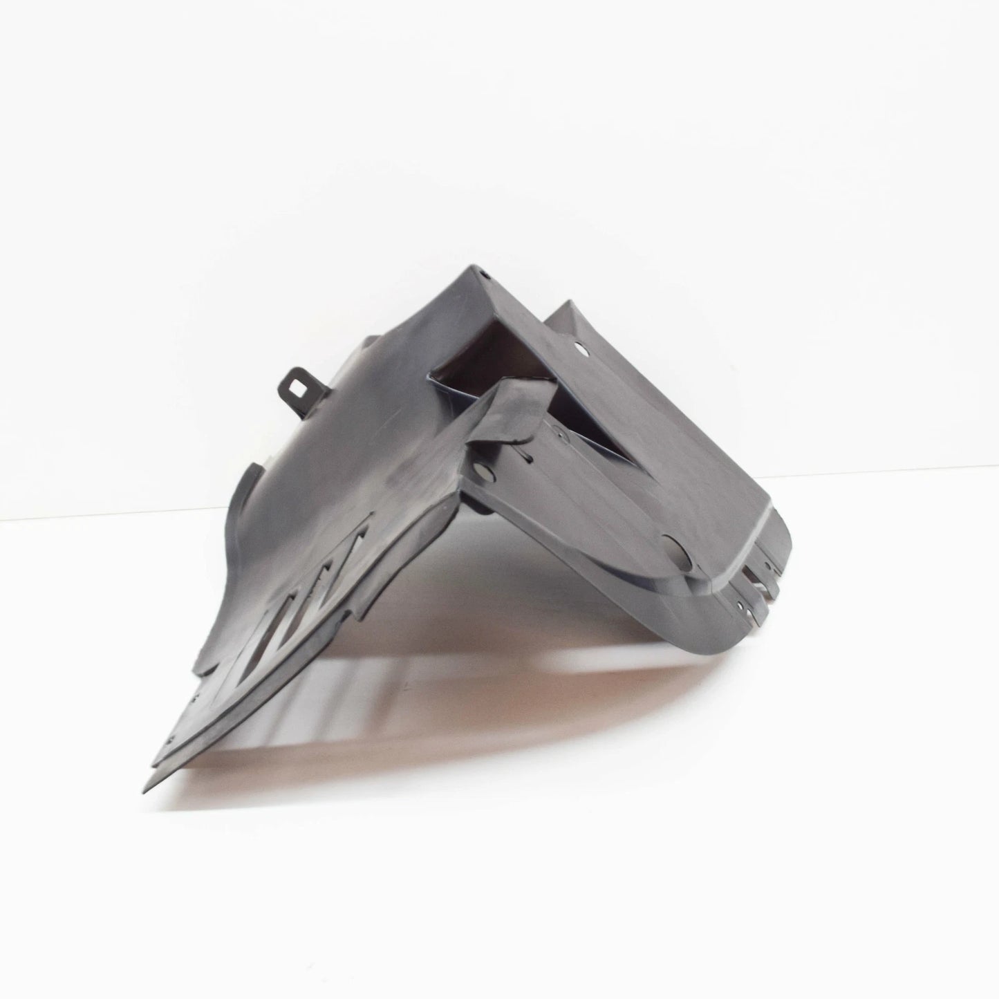 NEW MERCEDES-BENZ C-CLASS W202 FENDER FRONT LEFT LINER A2026982730