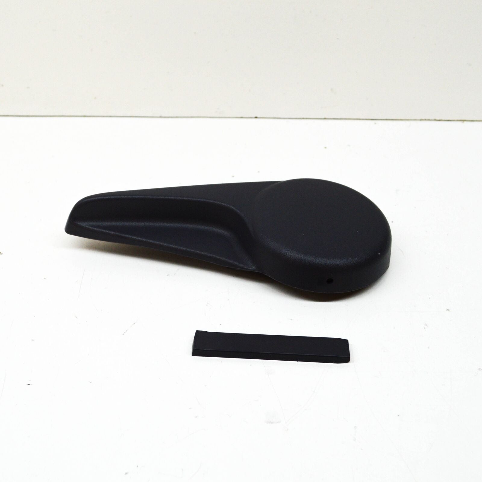 NEW MB A-CLASS W168 FRONT LEFT SEAT ADJUSTER HANDLE A16891001007D88 ORIGINAL