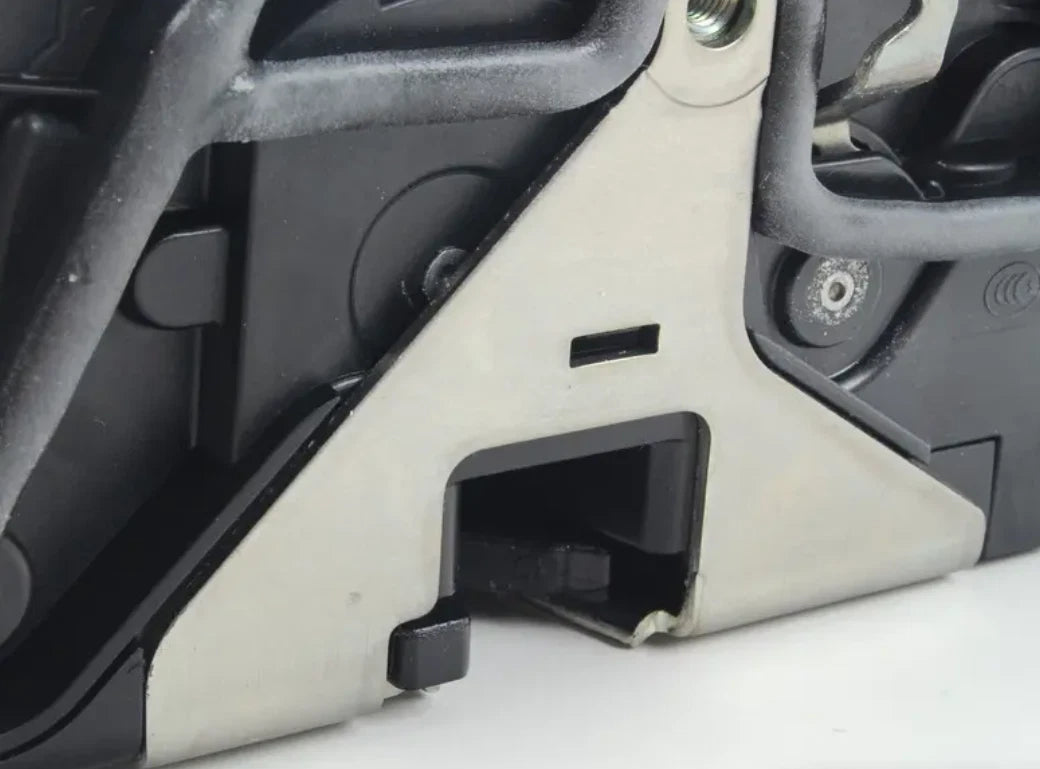 NEW BMW 7 E65, E66, E67 FRONT LEFT DOOR LOCK 51217202123 7202123 ORIGINAL