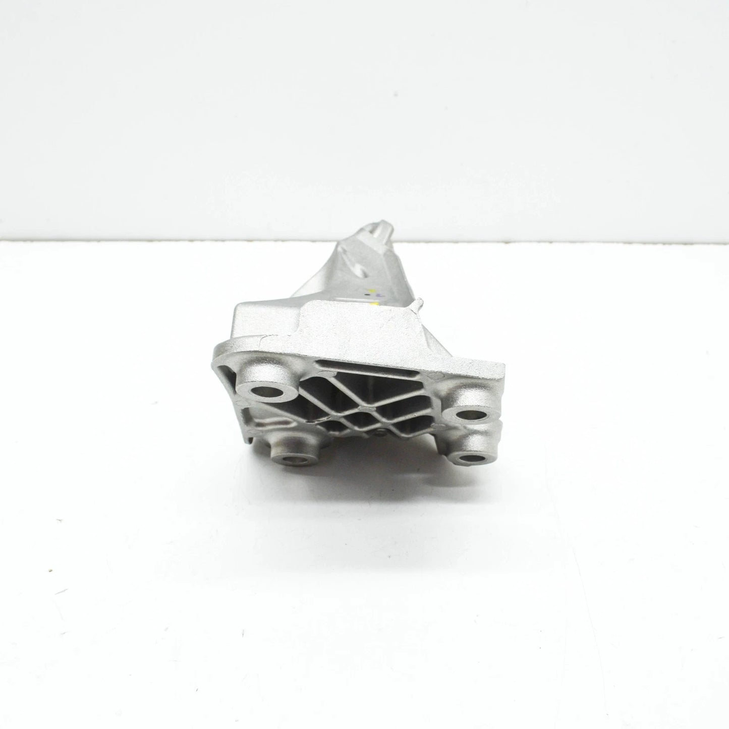 NEW BMW M5 F90 ENGINE BRACKET RIGHT SIDE 22117853648 7853648 ORIGINAL