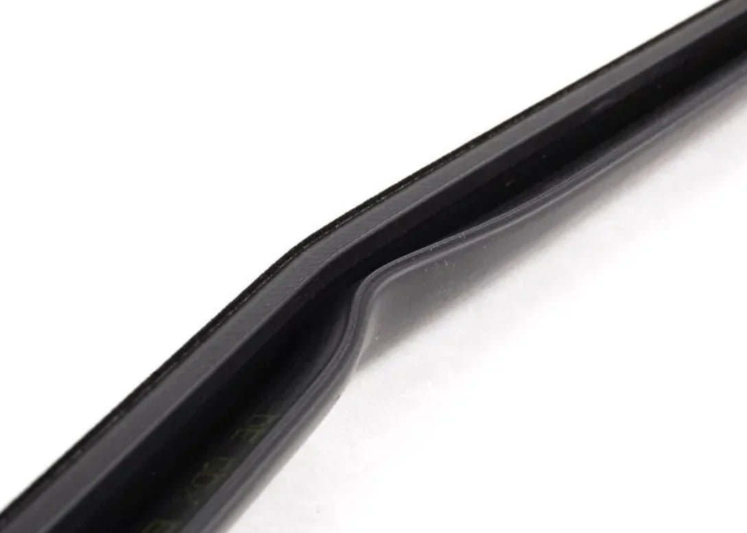 NEW BMW X5 E53 FRONT RIGHT DOOR WINDOW CHANNEL COVER 51328251592 8251592 NEE