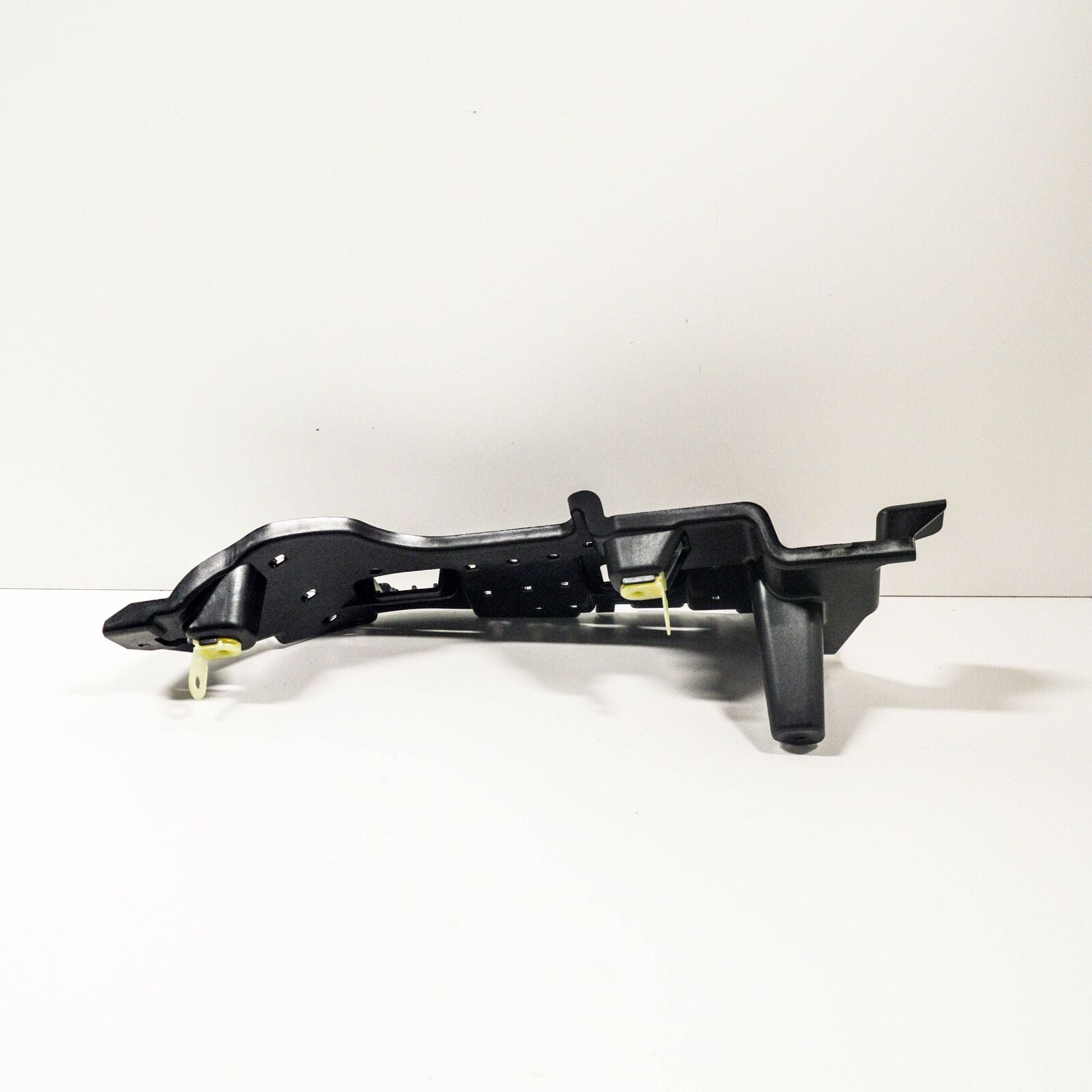 NEW MERCEDES BENZ C W205 REAR BUMPER RIGHT BRACKET A2058855014 ORIGINAL