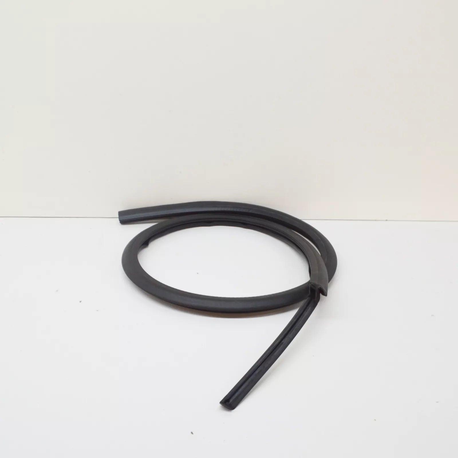 NEW BMW 3 COMPACT E36 LEFT ROOF FRAME GASKET 51718233801 8233801 ORIGINAL