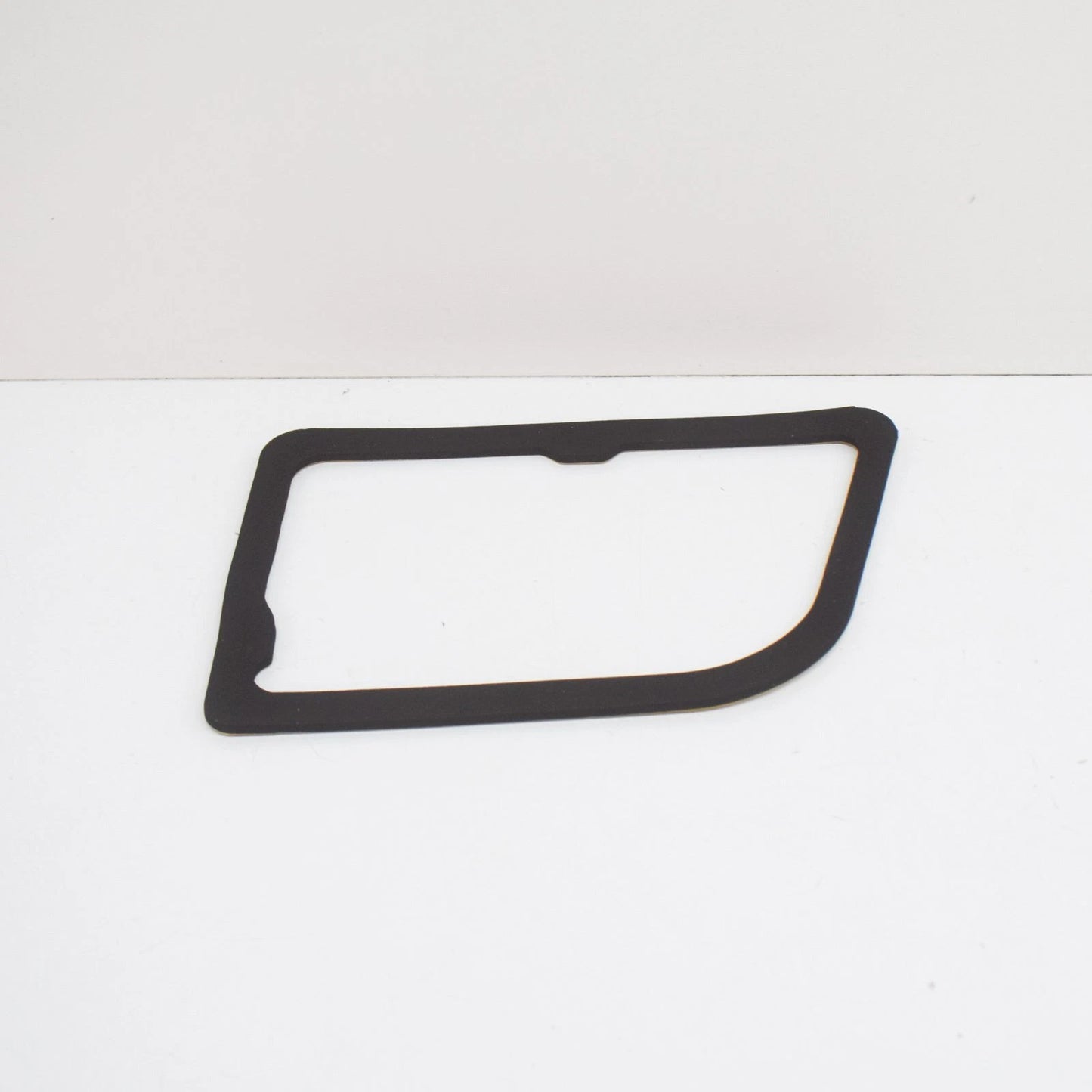 NEW BMW X5 E70 REAR RIGHT LIGHT INNER GASKET SEAL 63217288974 2010 ORIGINAL