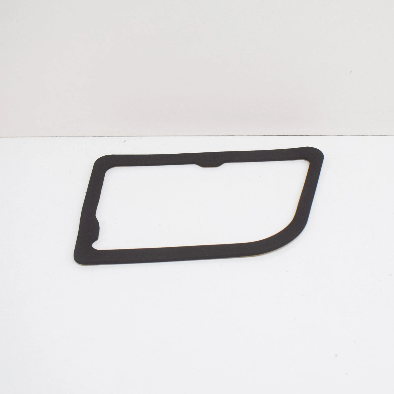 NEW BMW X5 E70 REAR RIGHT LIGHT INNER GASKET SEAL 63217288974 2010 ORIGINAL