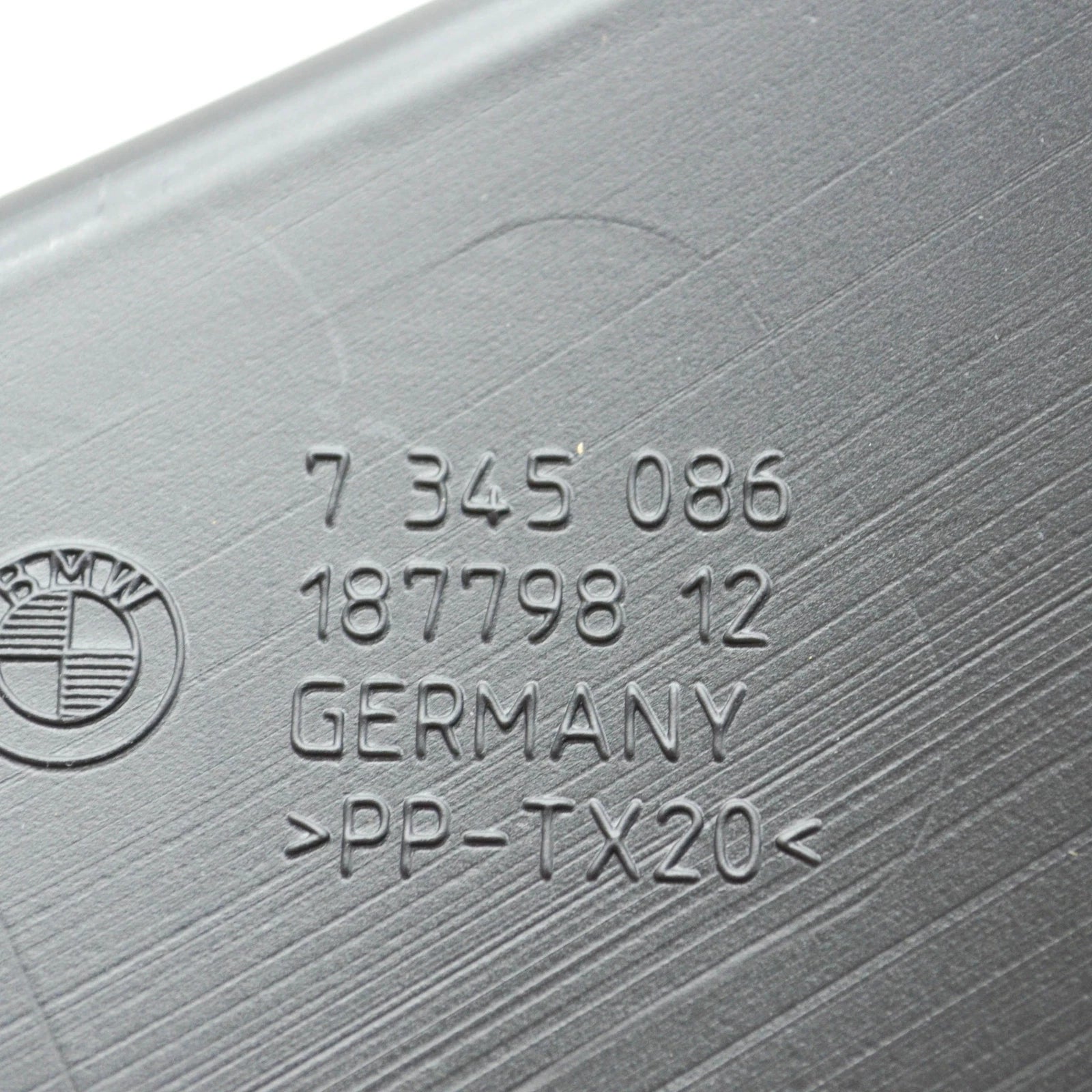 NEW BMW I8 I12 EXHAUST AIR DUCT BOTTOM RIGHT 51747345086 ORIGINAL