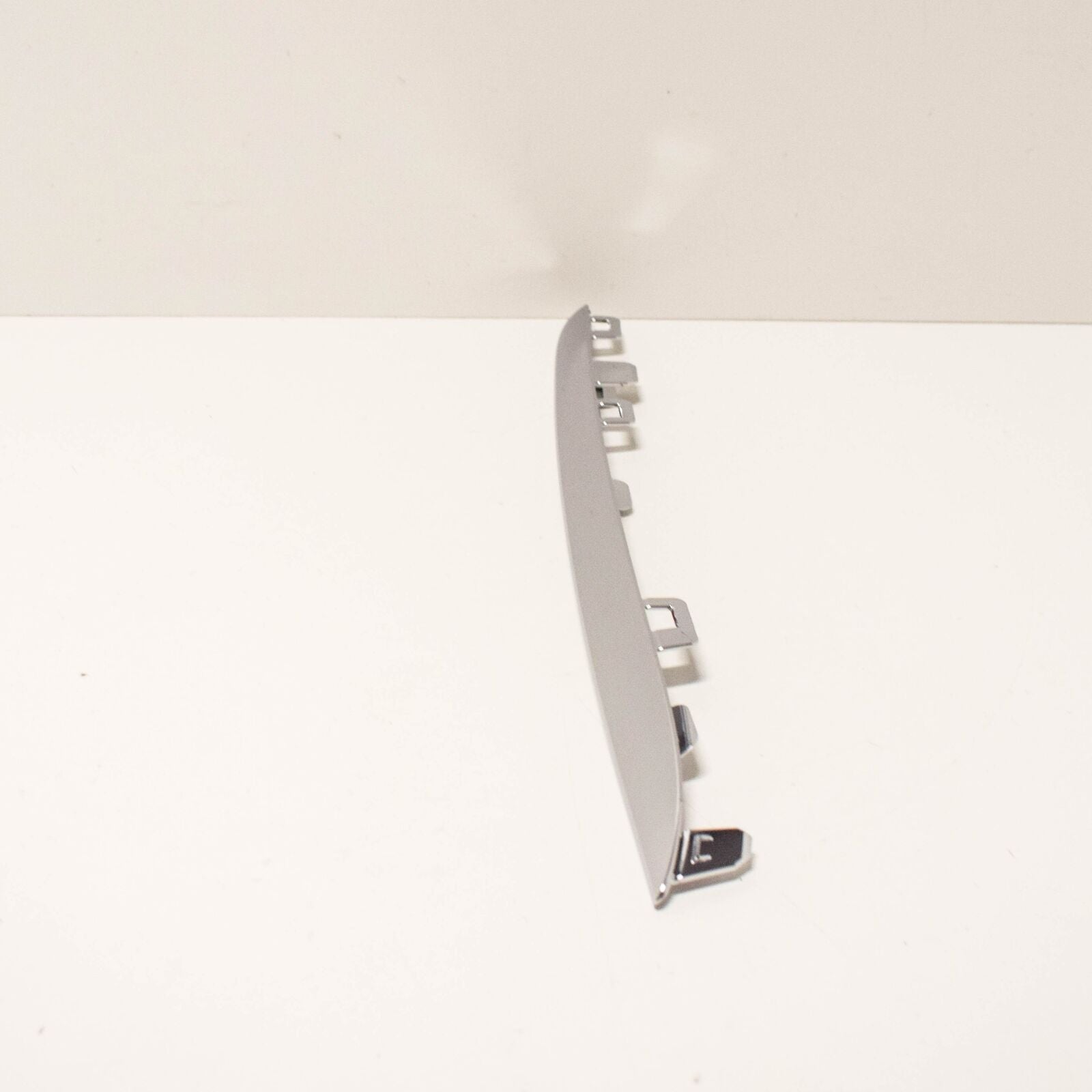 NEW MERCEDES-BENZ C-CLASS W205 FRONT RIGHT GRILLE TRIM A2058880373 2016 ORIGINAL