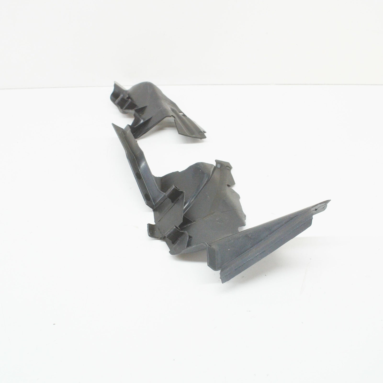 NEW AUDI A3 8V RADIATOR SUPPORT RIGHT AIR GUIDE 8V0121284 ORIGINAL