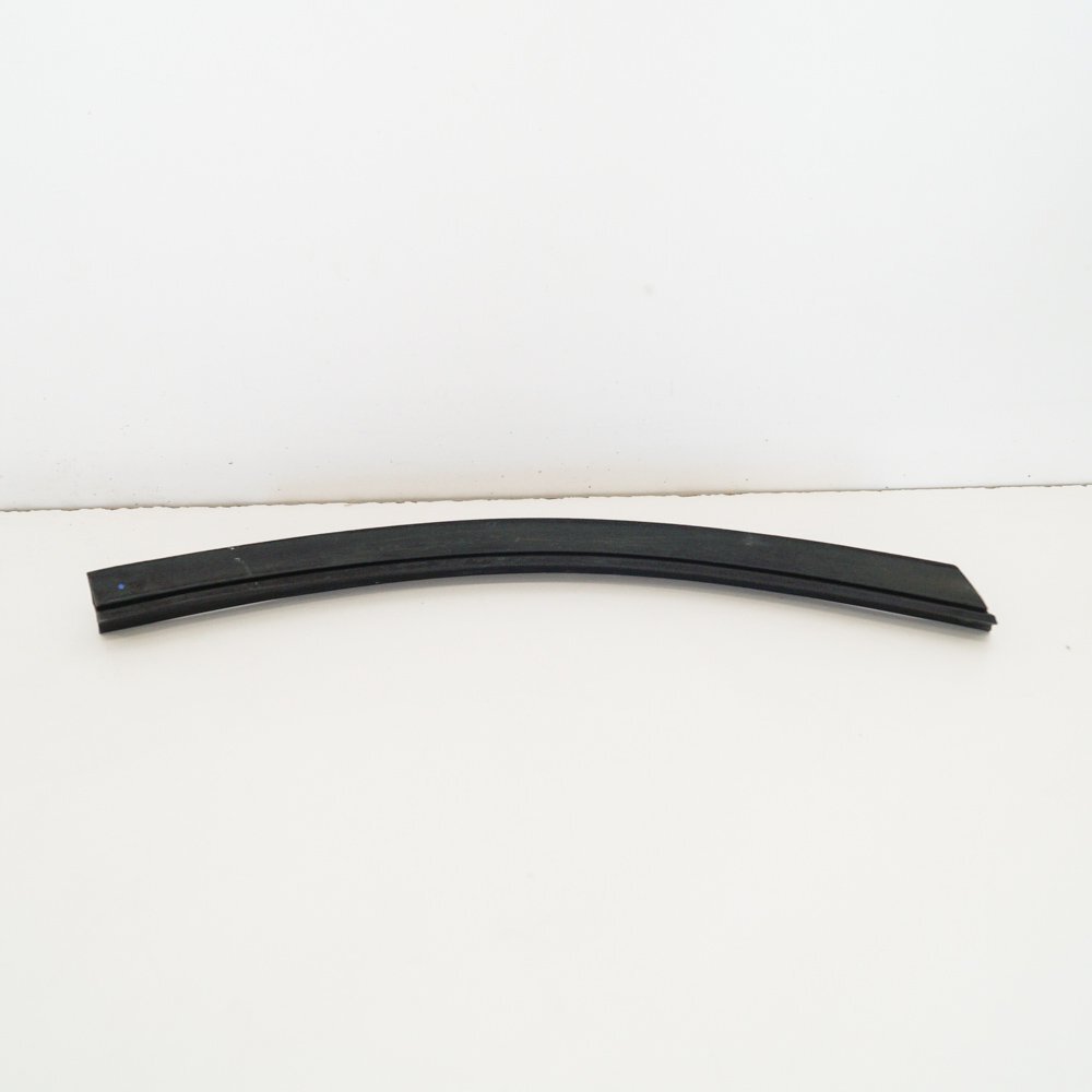 NEW MERCEDES-BENZ SL R107 REAR RIGHT DOOR SEAL STRIP A1077250666 1988 ORIGINAL