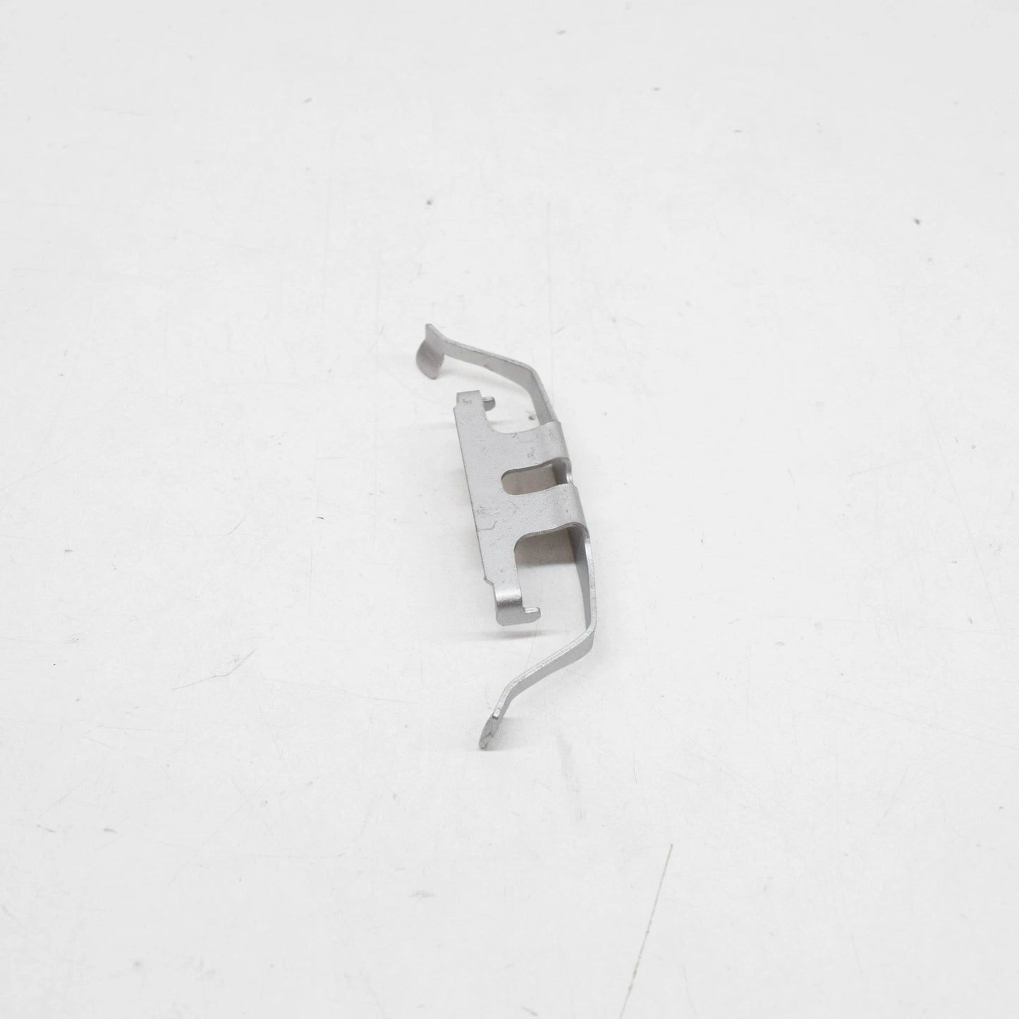 NEW BMW 1 F20 FRONT BRAKE PAD CARRIER CLIP 34106790927 ORIGINAL