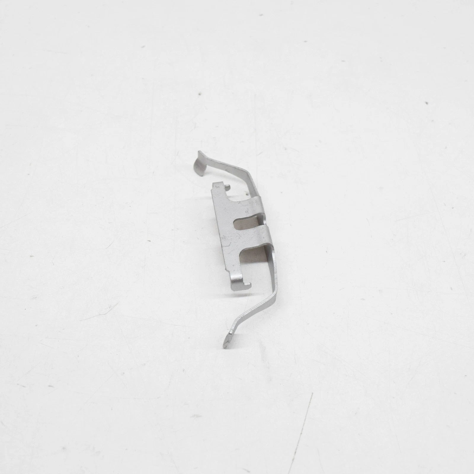 NEW BMW 1 F20 FRONT BRAKE PAD CARRIER CLIP 34106790927 ORIGINAL
