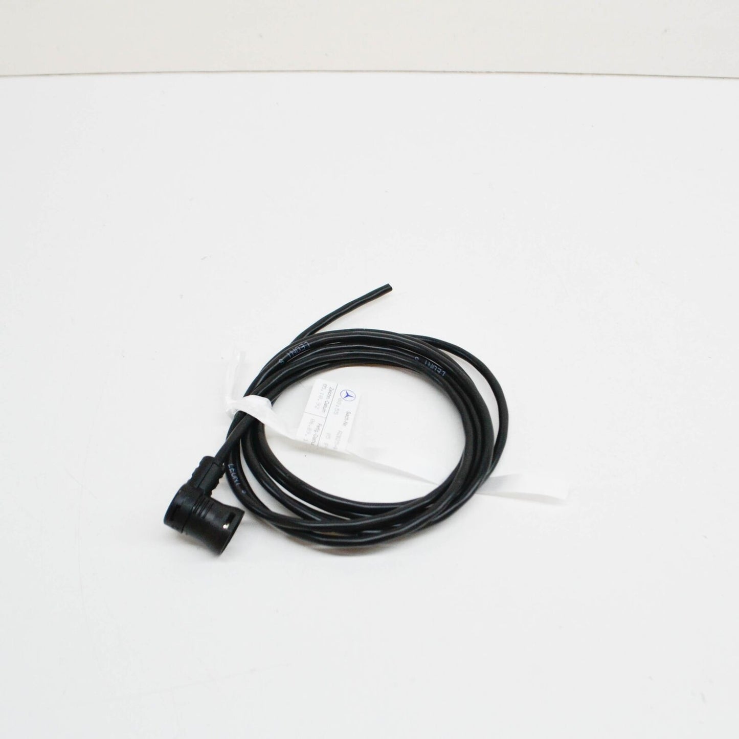 NEW MB E W124 ELECTRIC CABLE CONNECTING PLUG SOCKET A2025406081 ORIGINAL