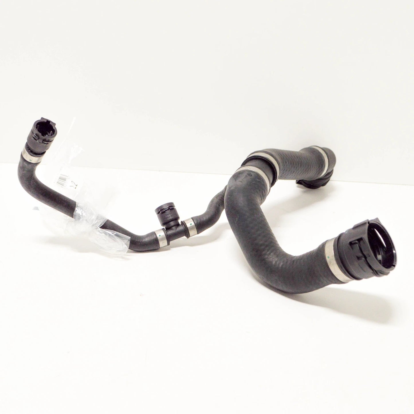 NEW BMW 7 E38 RADIATOR WATER UPPER PIPE HOSE 740I PETROL 4.4 1711877 ORIGINAL