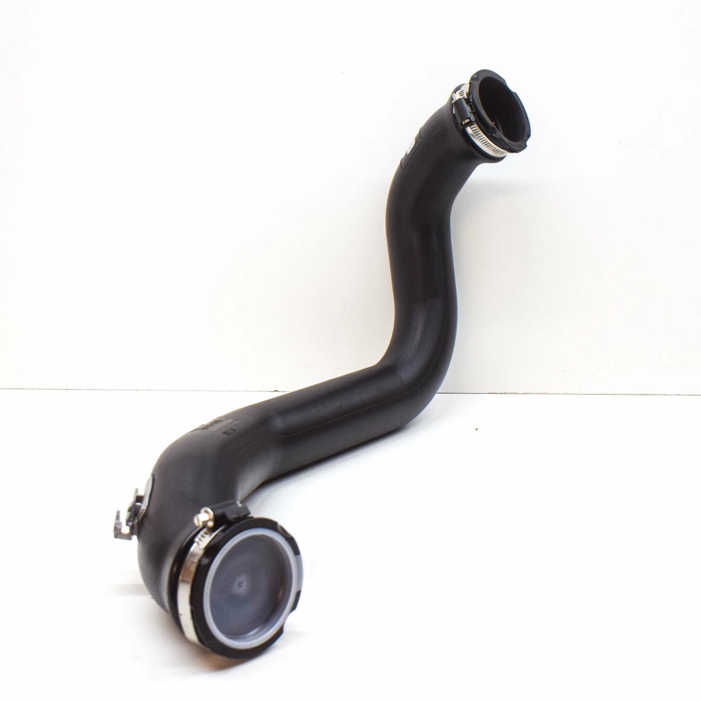 NEW AUDI A4 B9 LEFT TURBOCCHARGER INTERCOOLER HOSE PIPE 8W0145673AQ