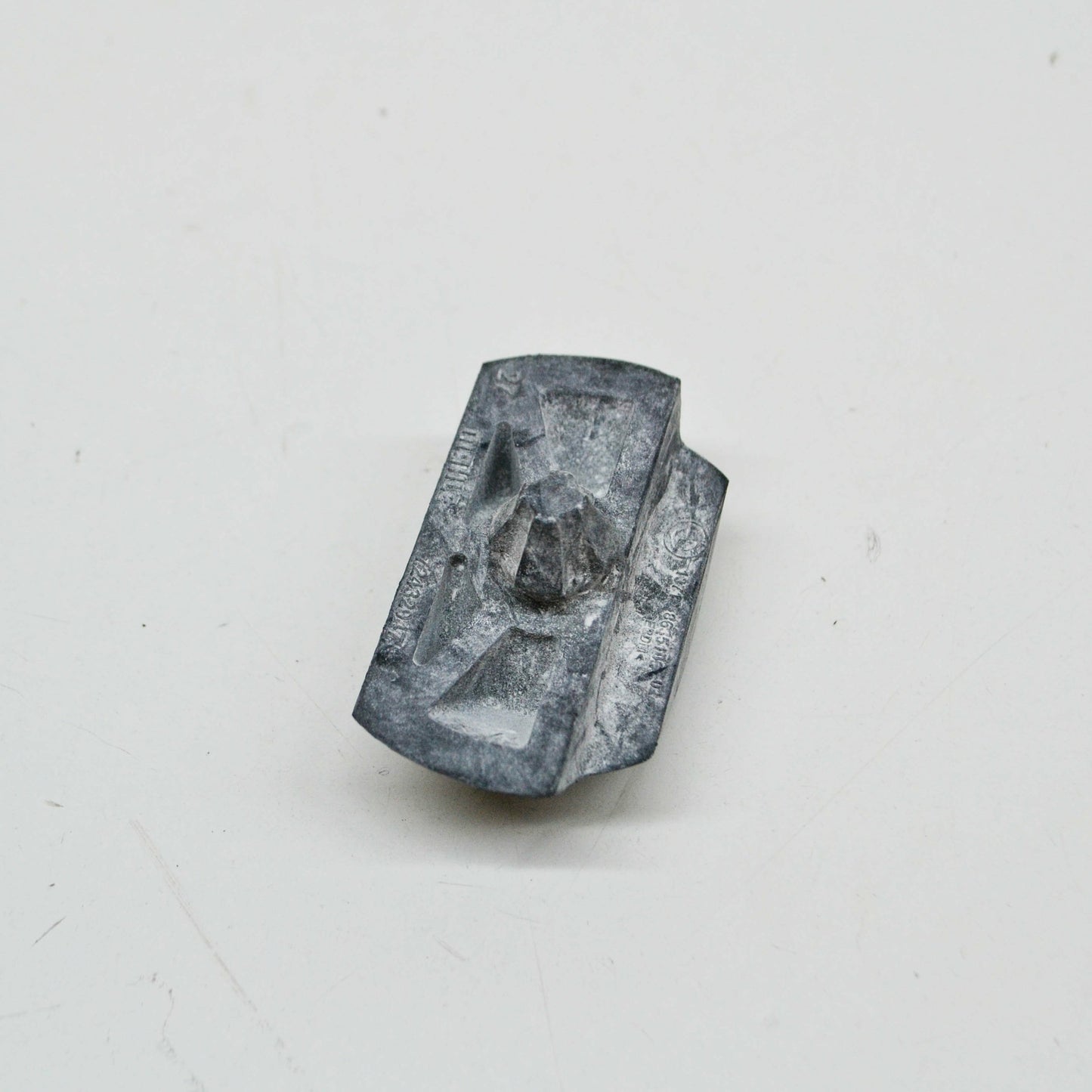 new bmw 3 g20 rear intake silencer bracket 13718635105 8635105 original