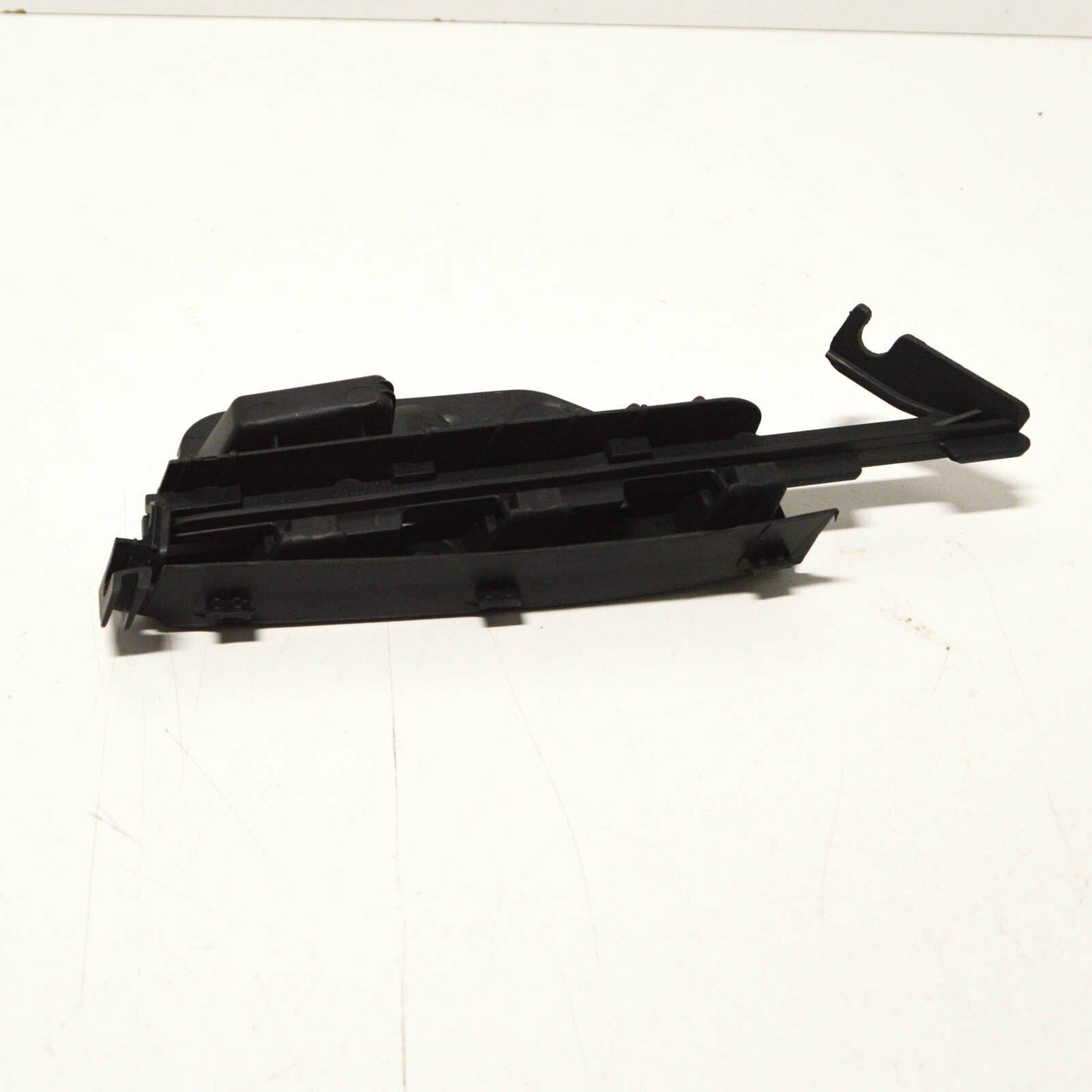 NEW VOLKSWAGEN EOS FRONT BUMPER LOWER RIGHT GUIDE 1Q0807050B ORIGINAL