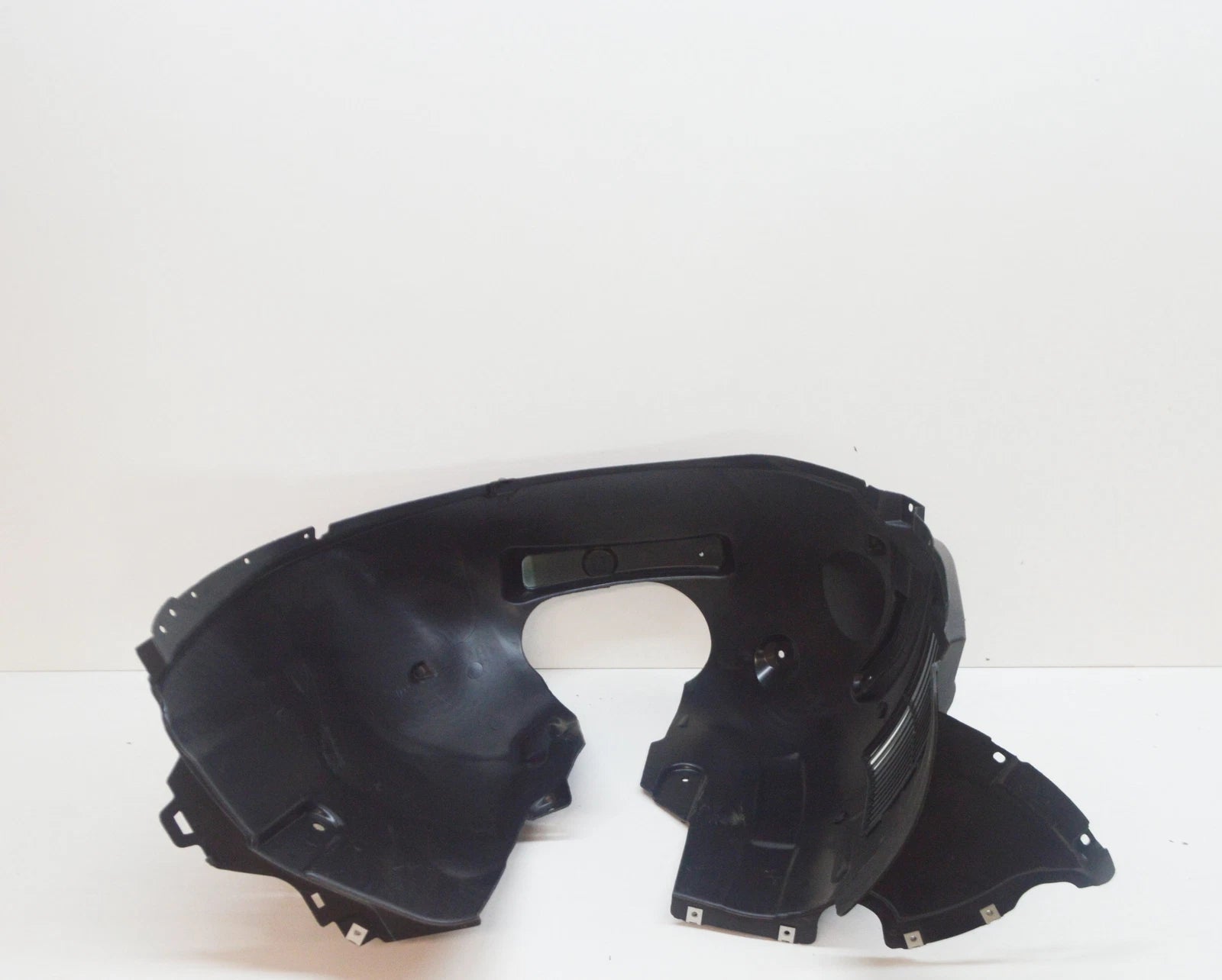 NEW AUDI A3 8V FRONT RIGHT WHEEL HOUSING LINER 8V5821172B ORIGINAL