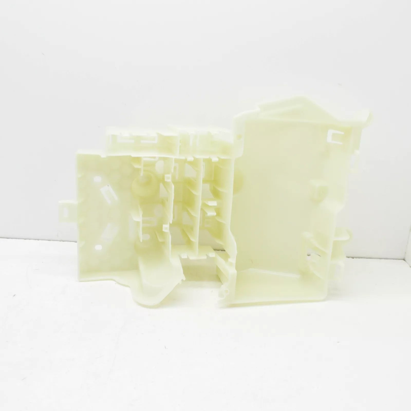 NEW BMW X5 G05 POWER DISTRIBUTOR BOX BRACKET 61138780755 ORIGINAL