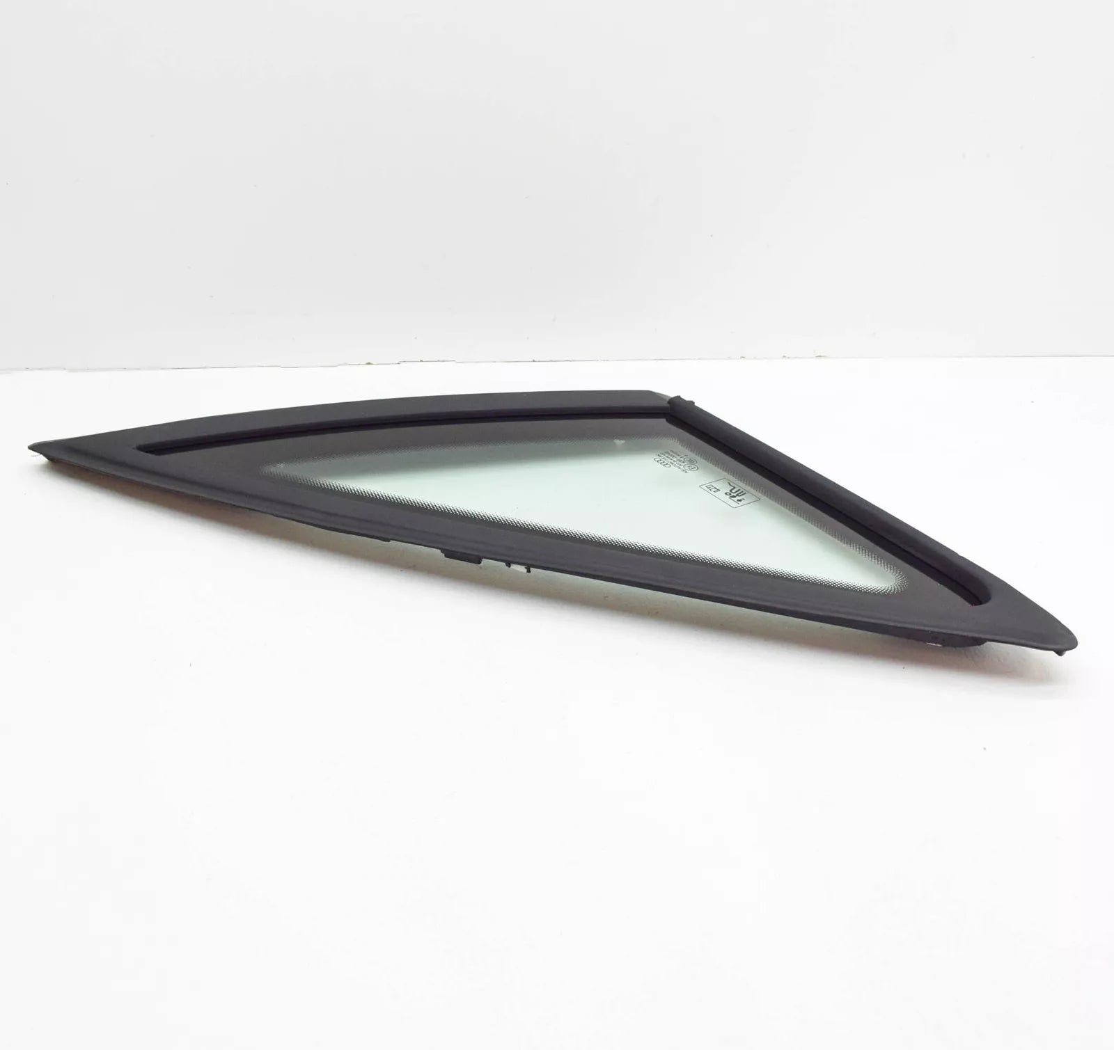 NEW AUDI A4 B8 REAR RIGHT DOOR QUARTER WINDOW 8K5845300GNVB ORIGINAL