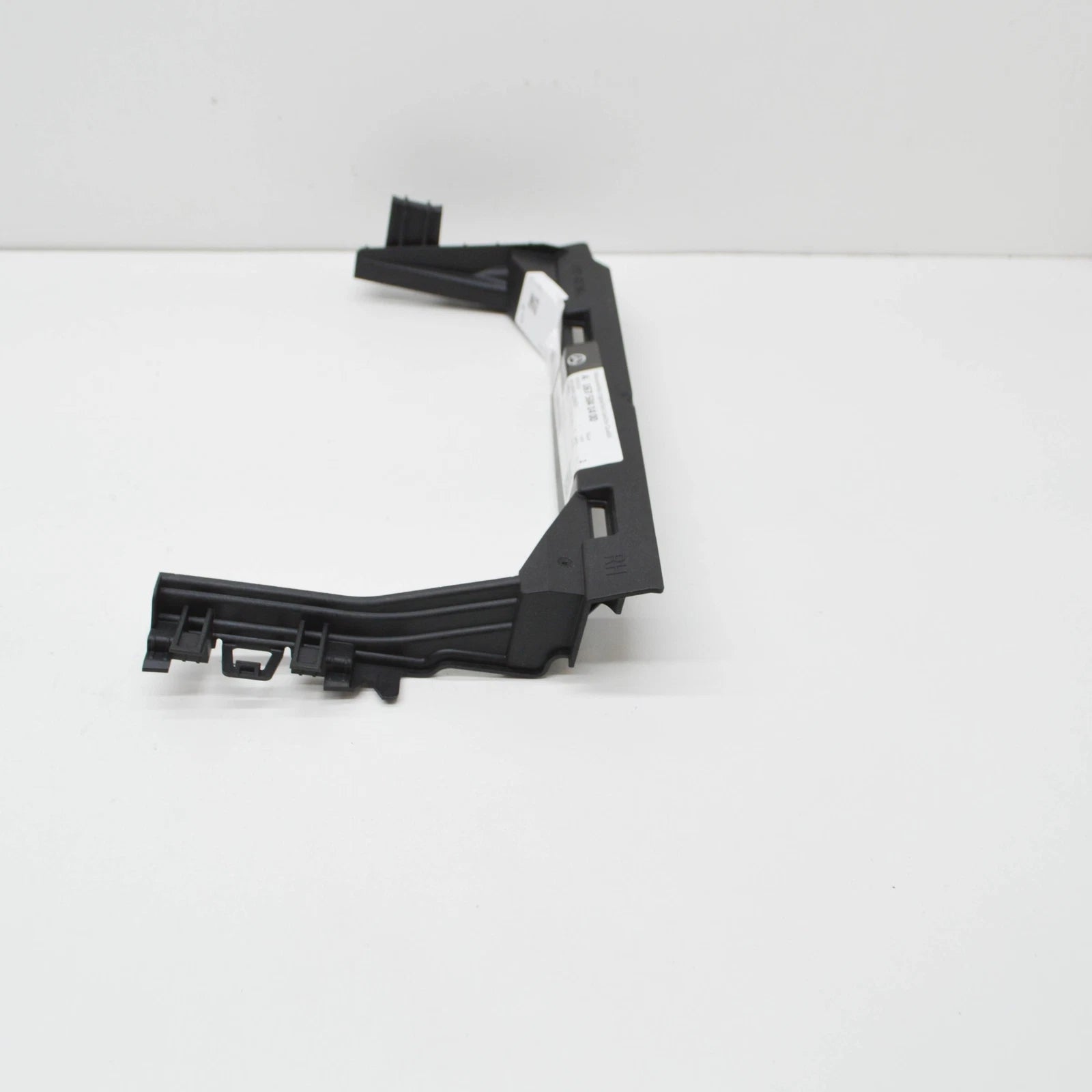NEW MERCEDES-BENZ GLE W167 RIGHT SIDE RADIATOR BRACKET MOUNT A1675041400