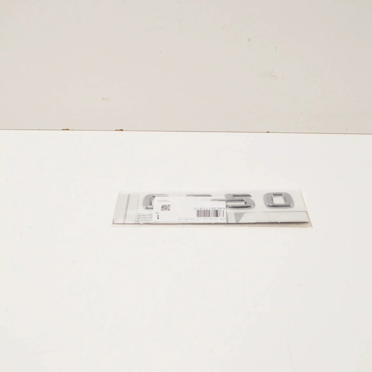 NEW MB G W463 REAR TAILGATE LIFTGATE BOOT LID EMBLEM A4638171915 ORIGINAL