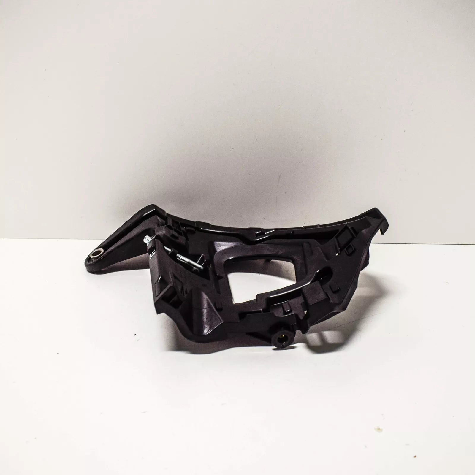 NEW VOLKSWAGEN BEETLE A5 FRONT RIGHT HEADLIGHT BRACKET 5C5941054B