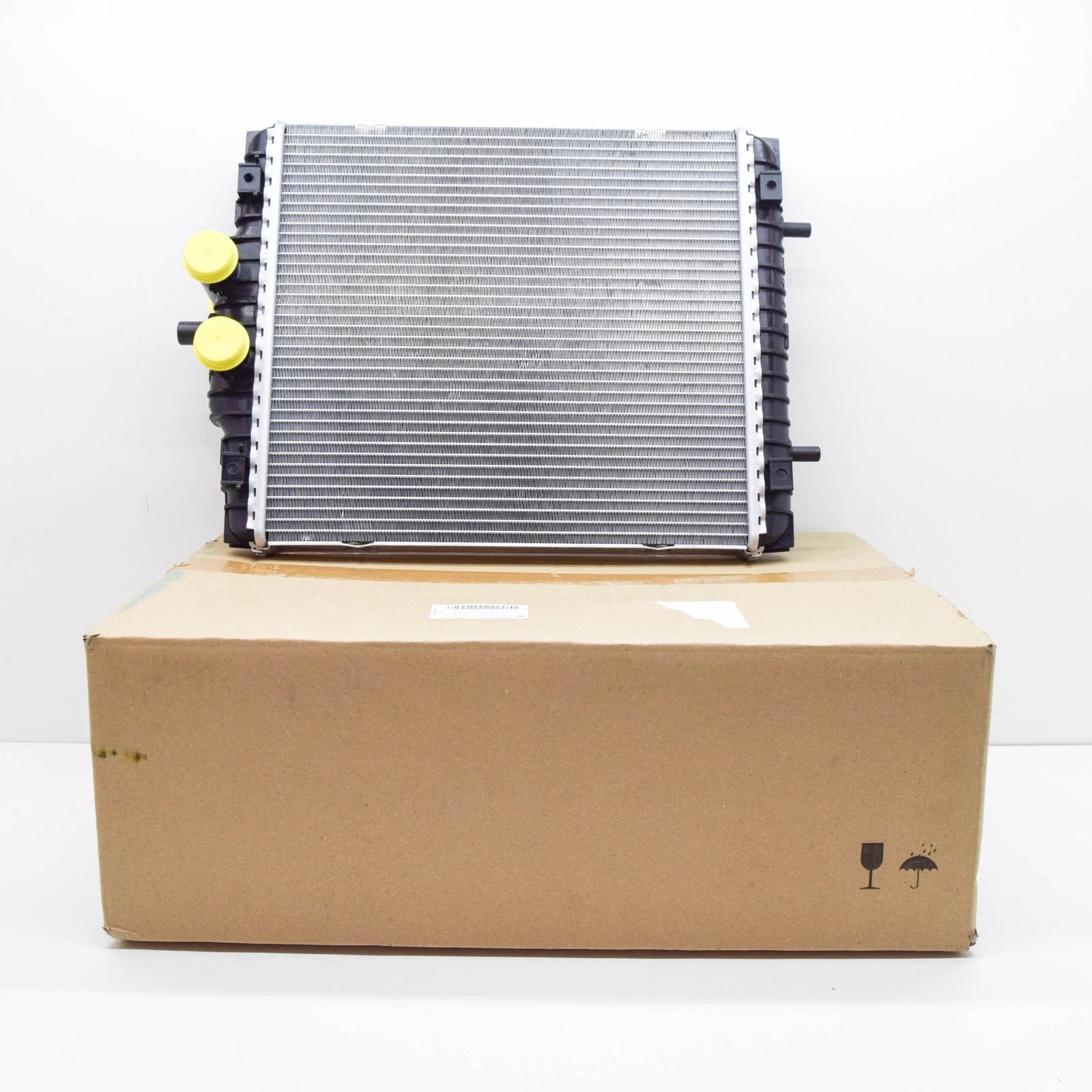 NEW AUDI R8 4S LEFT ENGINE ADDITIONAL COOLER FOR COOLANT 4S0121252B ORIGINAL