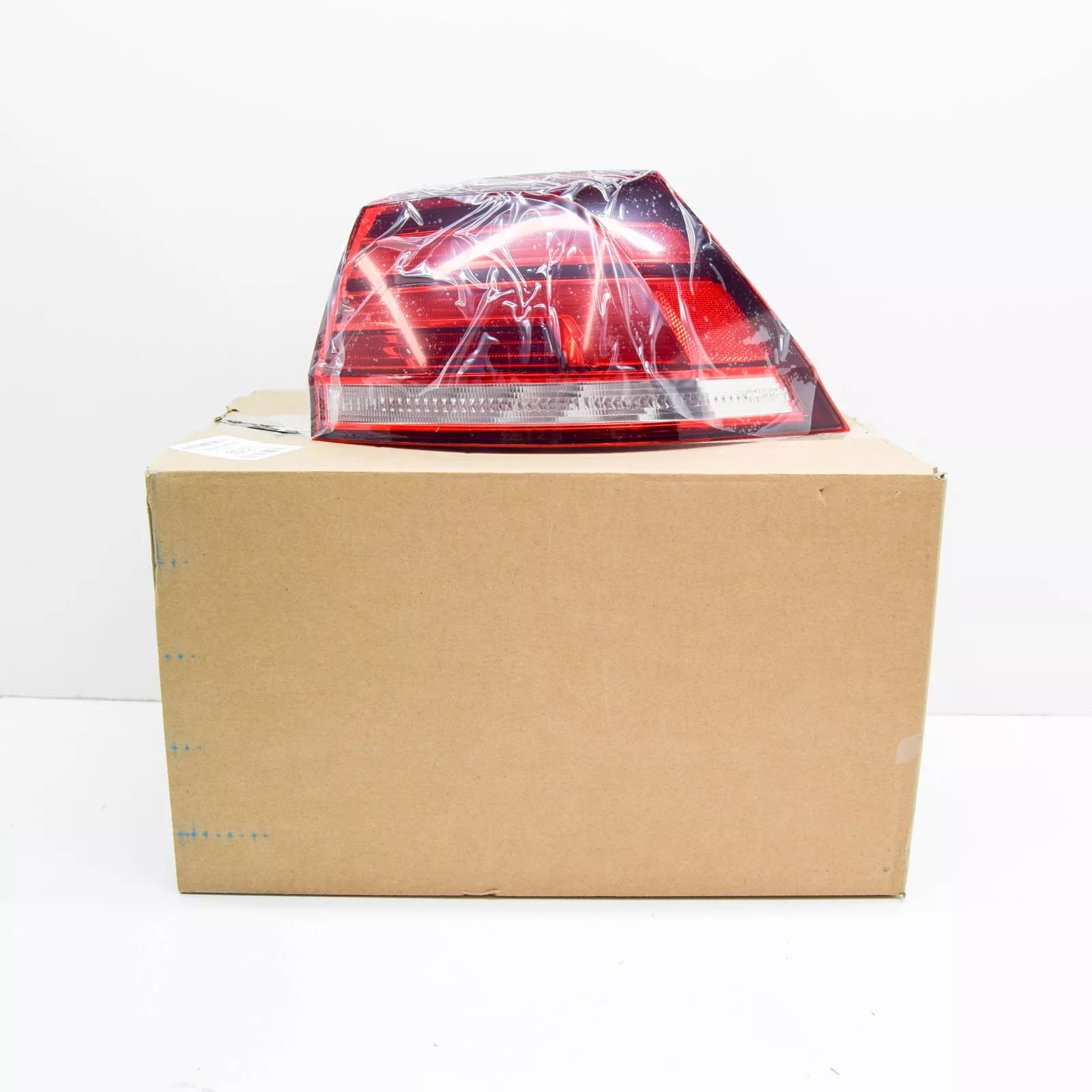 NEW VW GOLF MK7 VARIANT REAR RIGHT OUTER TAILLIGHT 5G9945096E ORIGINAL