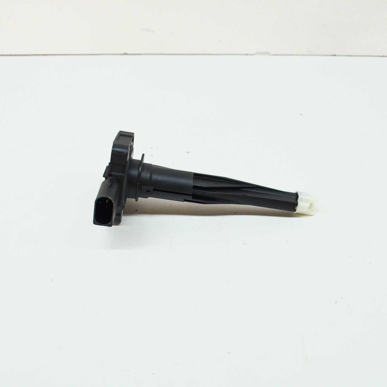 NEW MERCEDES-BENZ E W213 OIL LEVEL SENSOR A0919057201 ORIGINAL