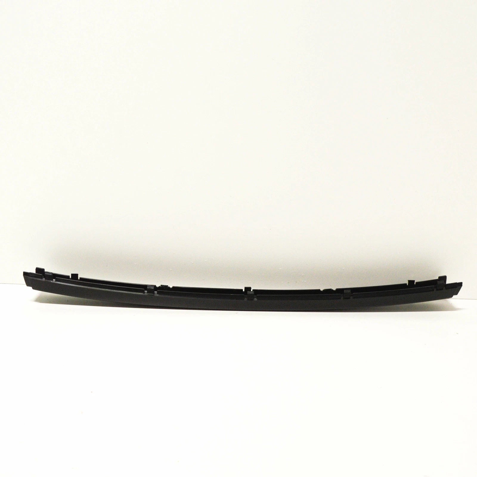 NEW BMW E38 SEDAN NUMBER PLATE STRIP 8150492 51118150492 ORIGINAL