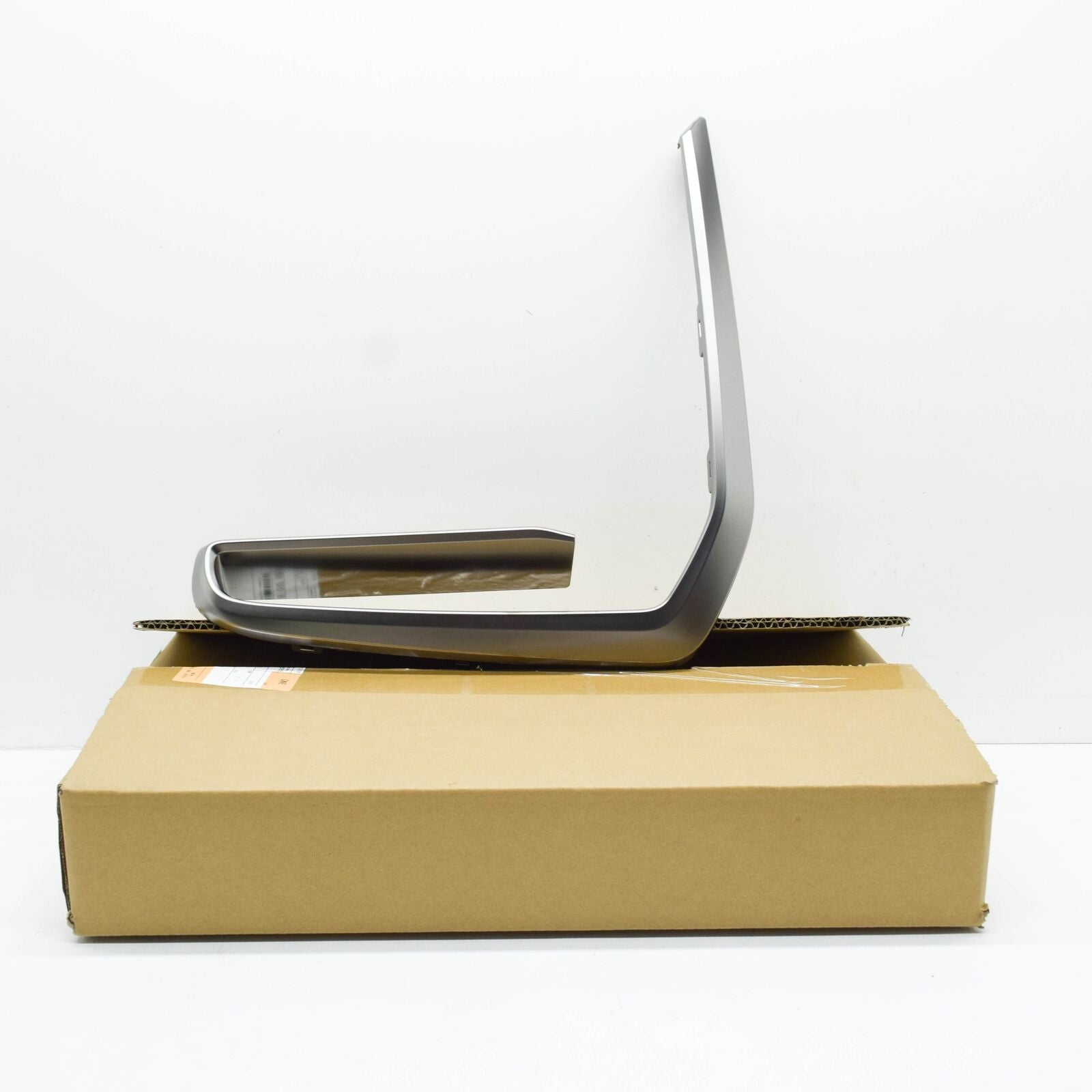 new bmw x7 g07 front bumper grille left finisher 51118092883 8092883 original