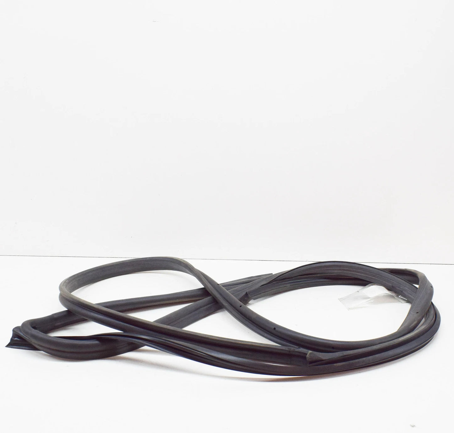 NEW MERCEDES-BENZ S-CLASS W140 WEATHERSTRIP RIGHT FRONT DOOR A1407200278