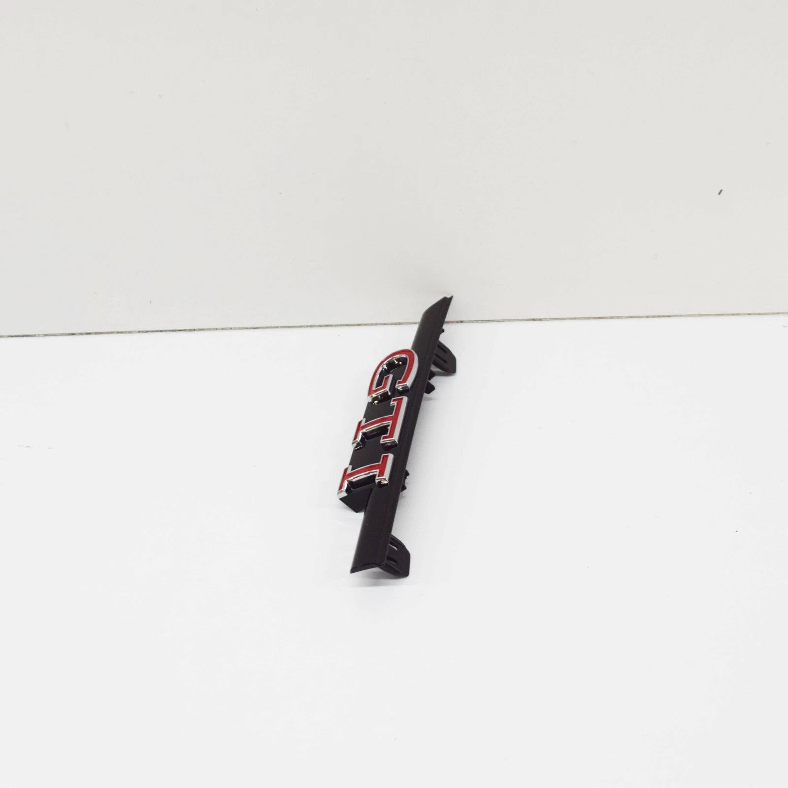 NEW VW GOLF MK8 RADIATOR GRILLE 'GTI' INSCRIPTION 5H0853679MKRR ORIGINAL