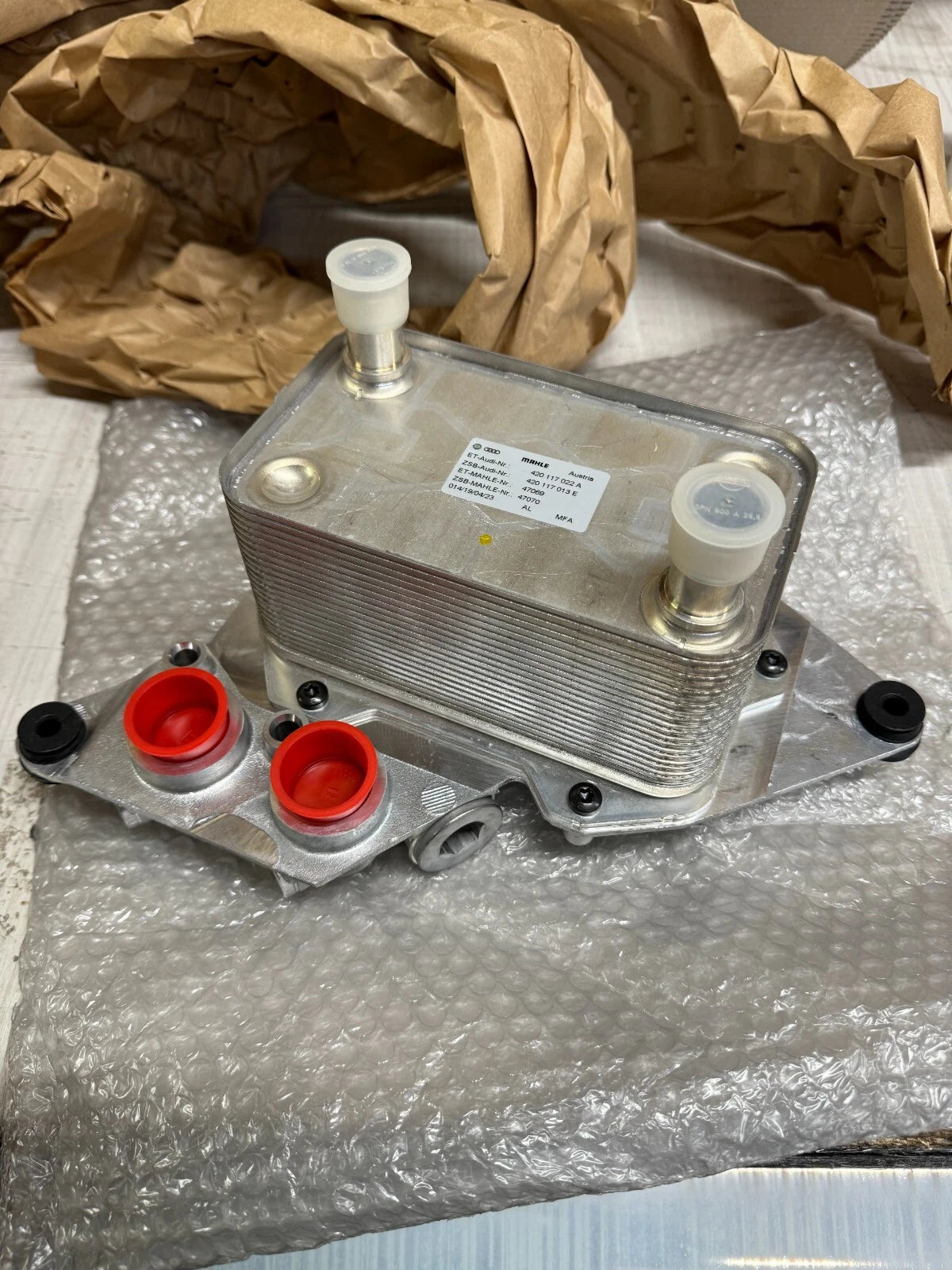 NEW AUDI R8 4.2L  ENGINE OIL COOLER 420117013E OEM 420-117-013-E