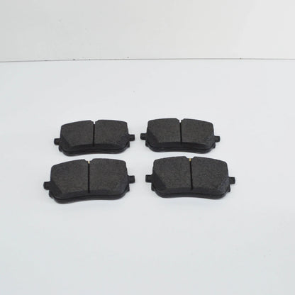 NEW MERCEDES-BENZ GLB X247 FRONT WHEEL BRAKE PAD SET A0004205303 ORIGINAL