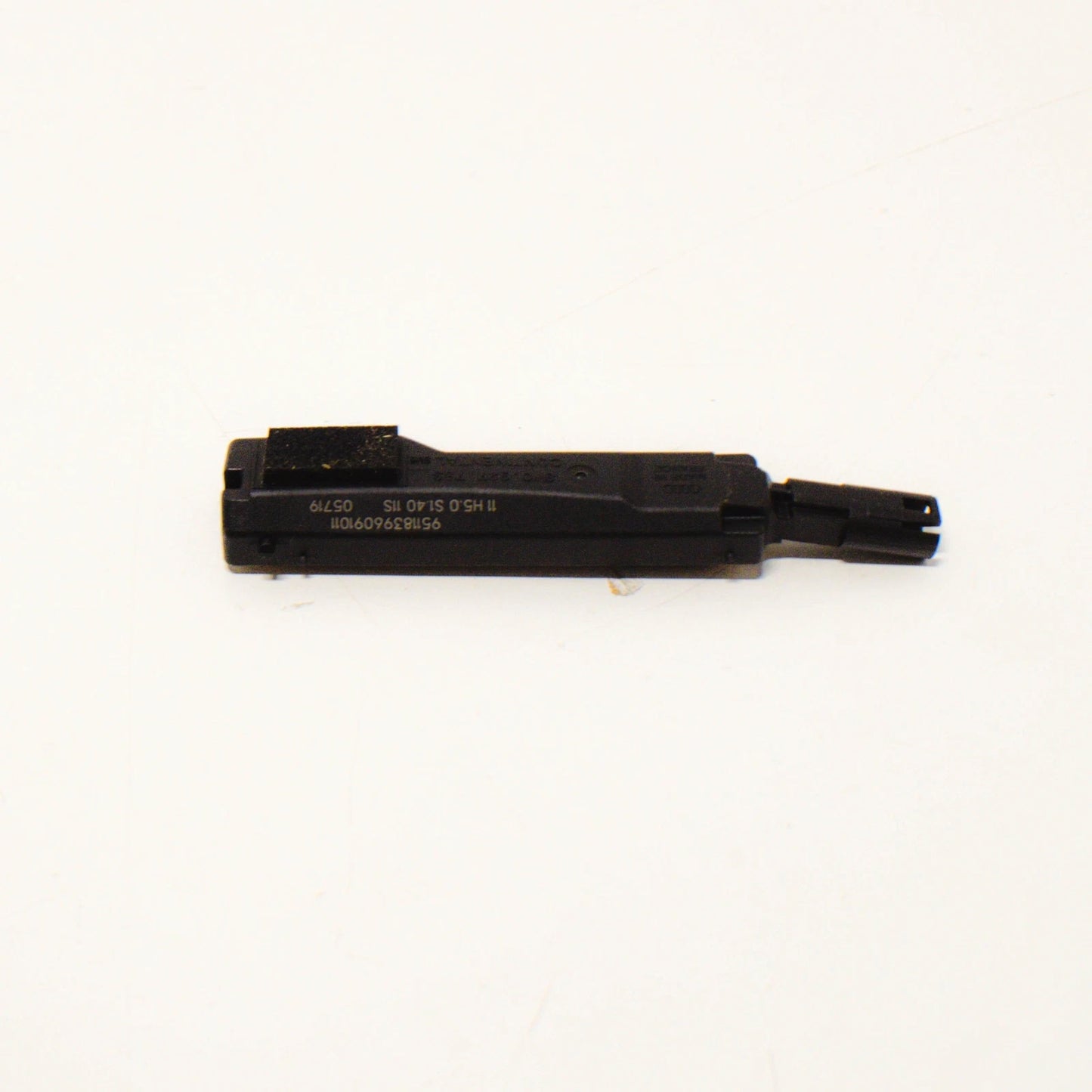 NEW AUDI A4 B9 FRONT LEFT DOOR HANDLE SENSOR 8W0927753 ORIGINAL