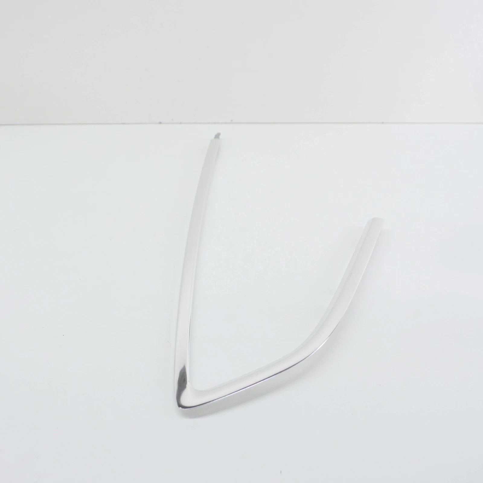 NEW AUDI A5 8T REAR RIGHT QUARTER WINDOW MOLDING 8T8853346A2ZZ ORIGINAL