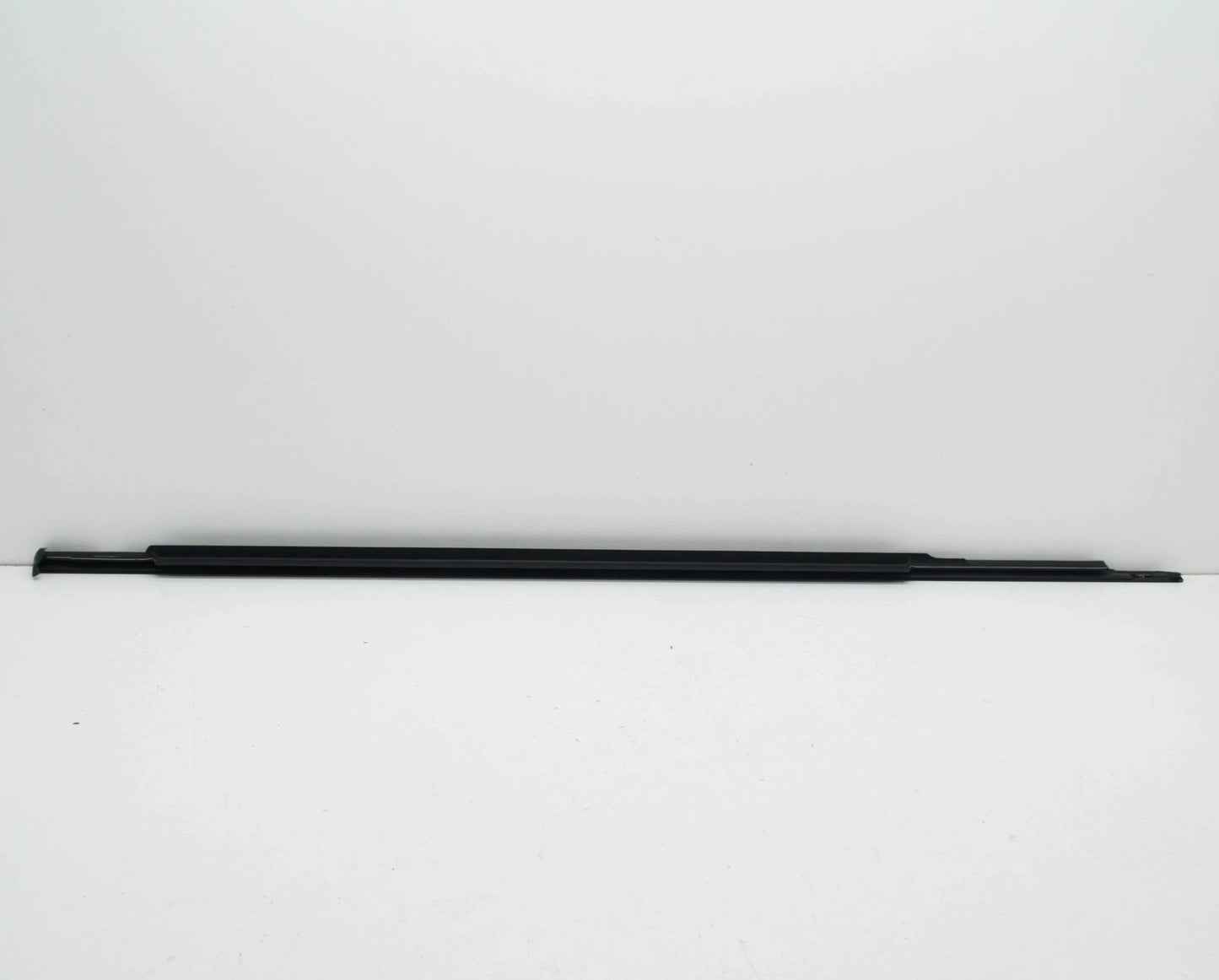 NEW BMW M5 F90 FRONT LEFT DOOR WINDOW STRIP 7404025 51337404025 ORIGINAL