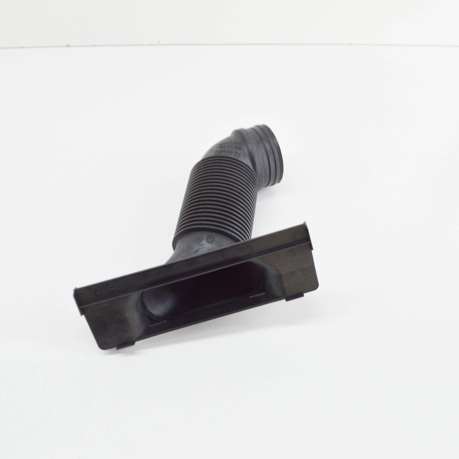 NEW VOLKSWAGEN TOURAN 1T AIR INTAKE TUBE 1K0129609A ORIGINAL
