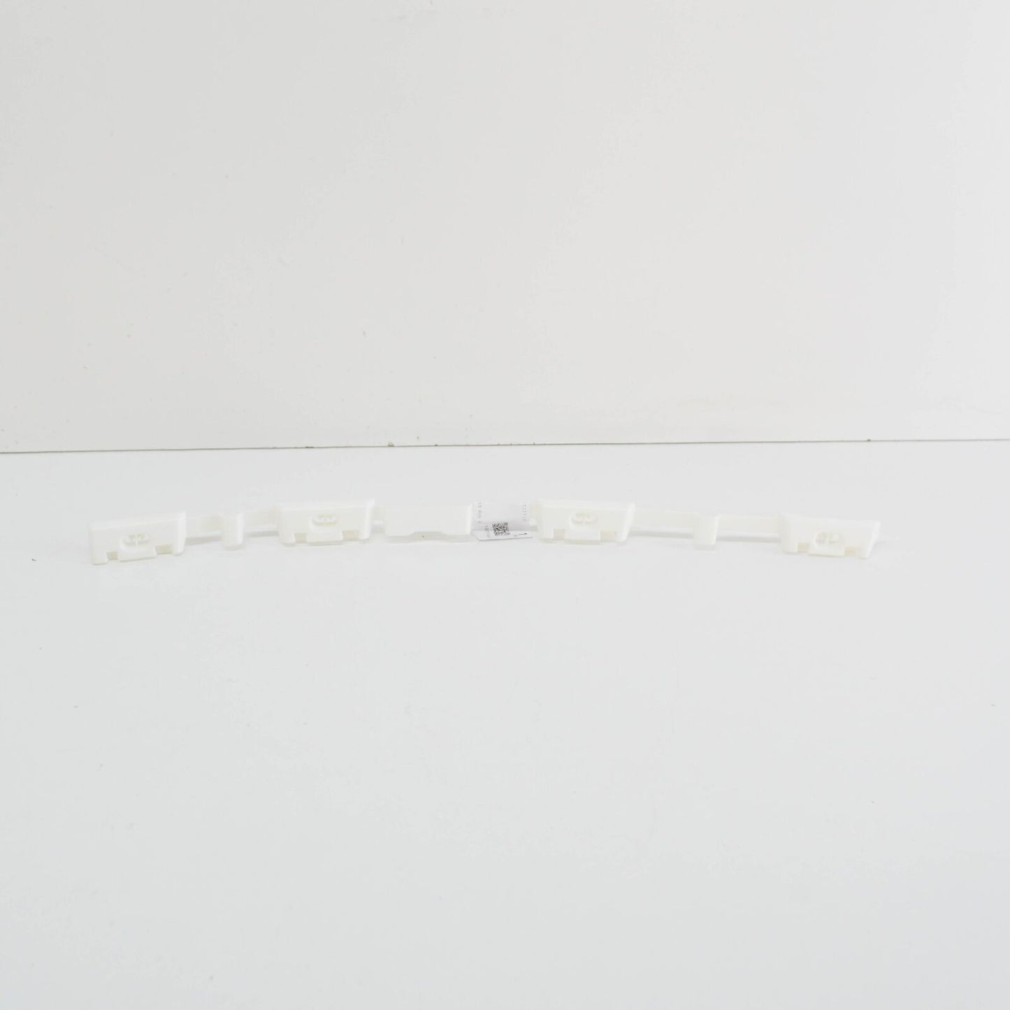 NEW MERCEDES-BENZ C W204 LEFT ROCKER MOULDING MOUNT BRACKET A2046980162 ORIGINAL