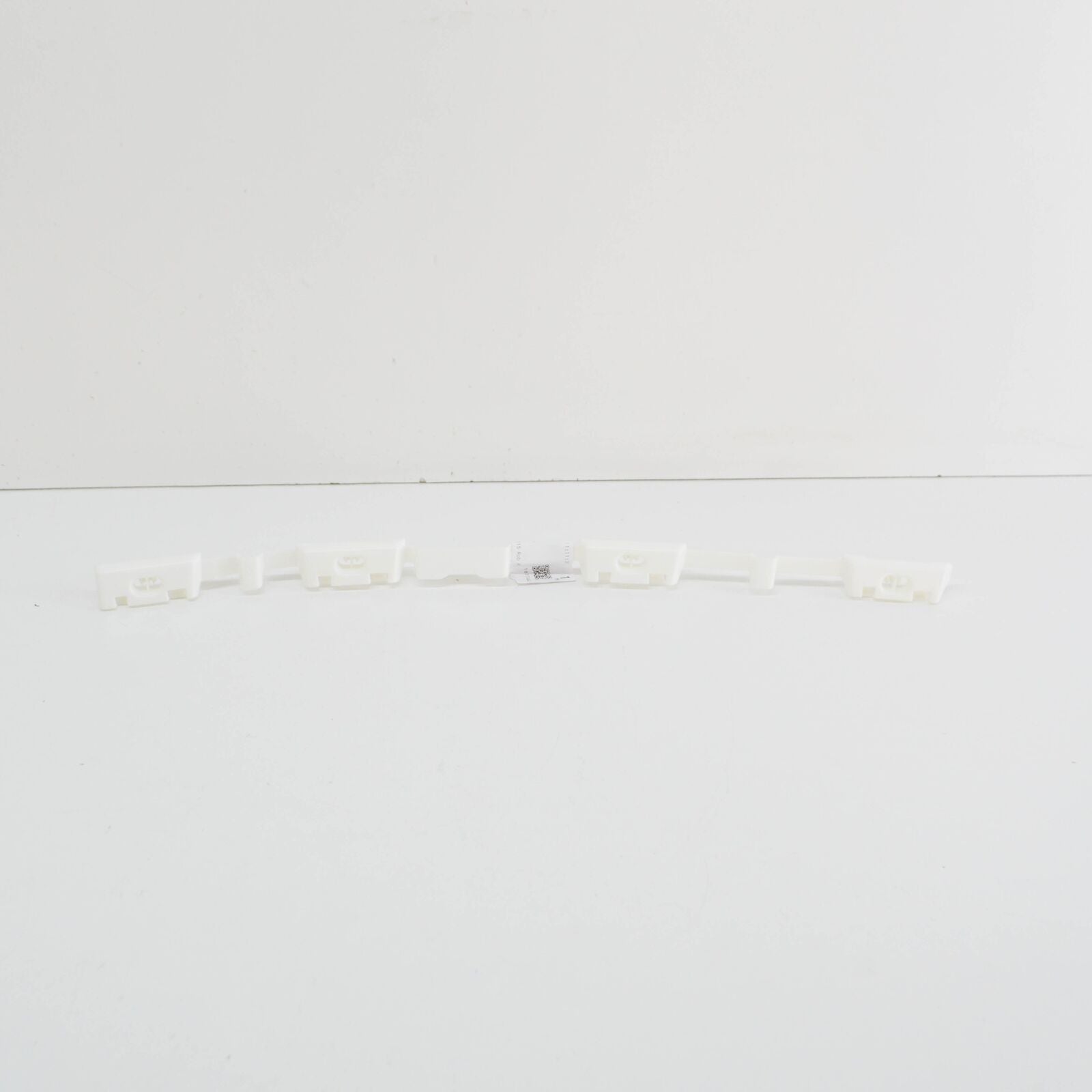 NEW MERCEDES-BENZ C W204 LEFT ROCKER MOULDING MOUNT BRACKET A2046980162 ORIGINAL