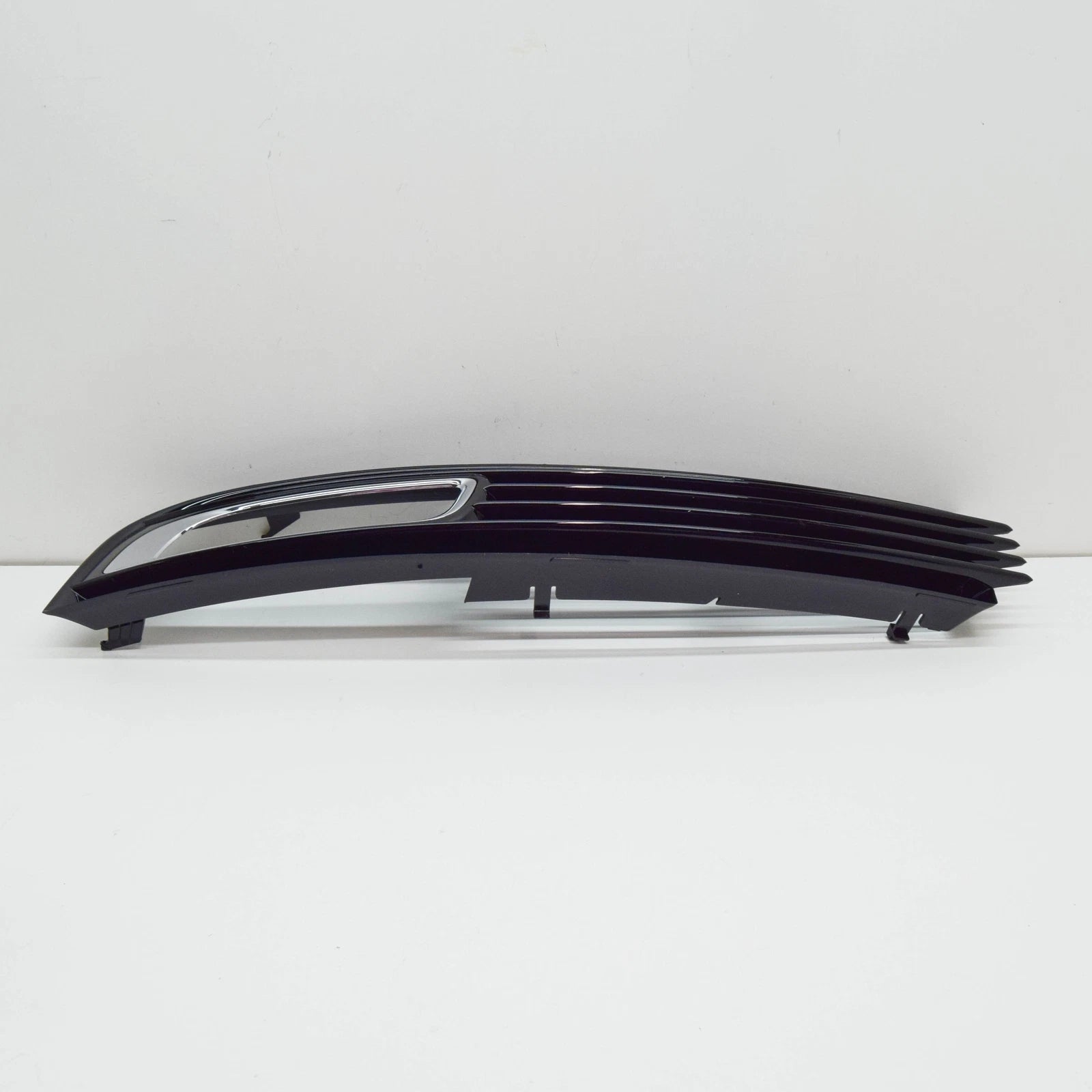 NEW AUDI A8 D3 4E FRONT BUMPER LEFT FOG LIGHT GRILLE 4E0807679A ORIGINAL