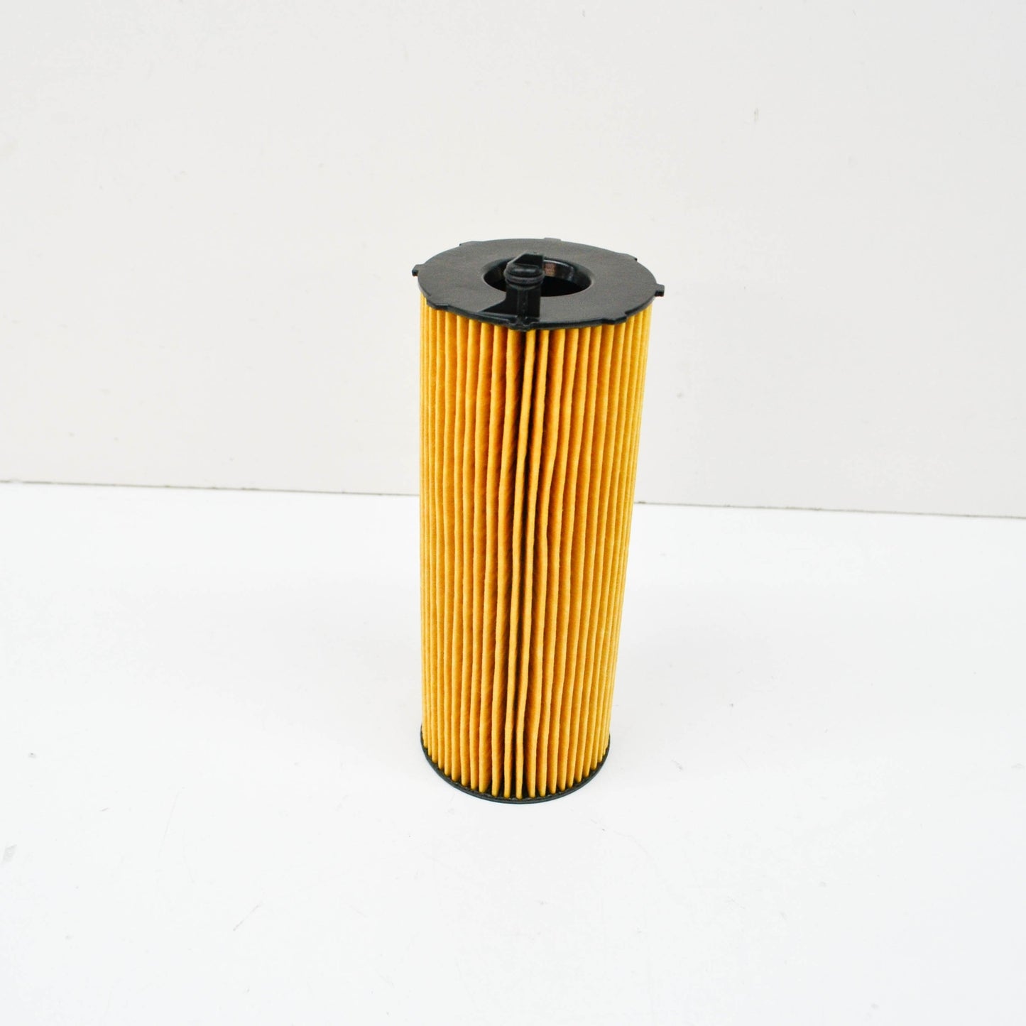 NEW AUDI Q7 4L OIL FILTER 057115561M 3.0 DIESEL ORIGINAL