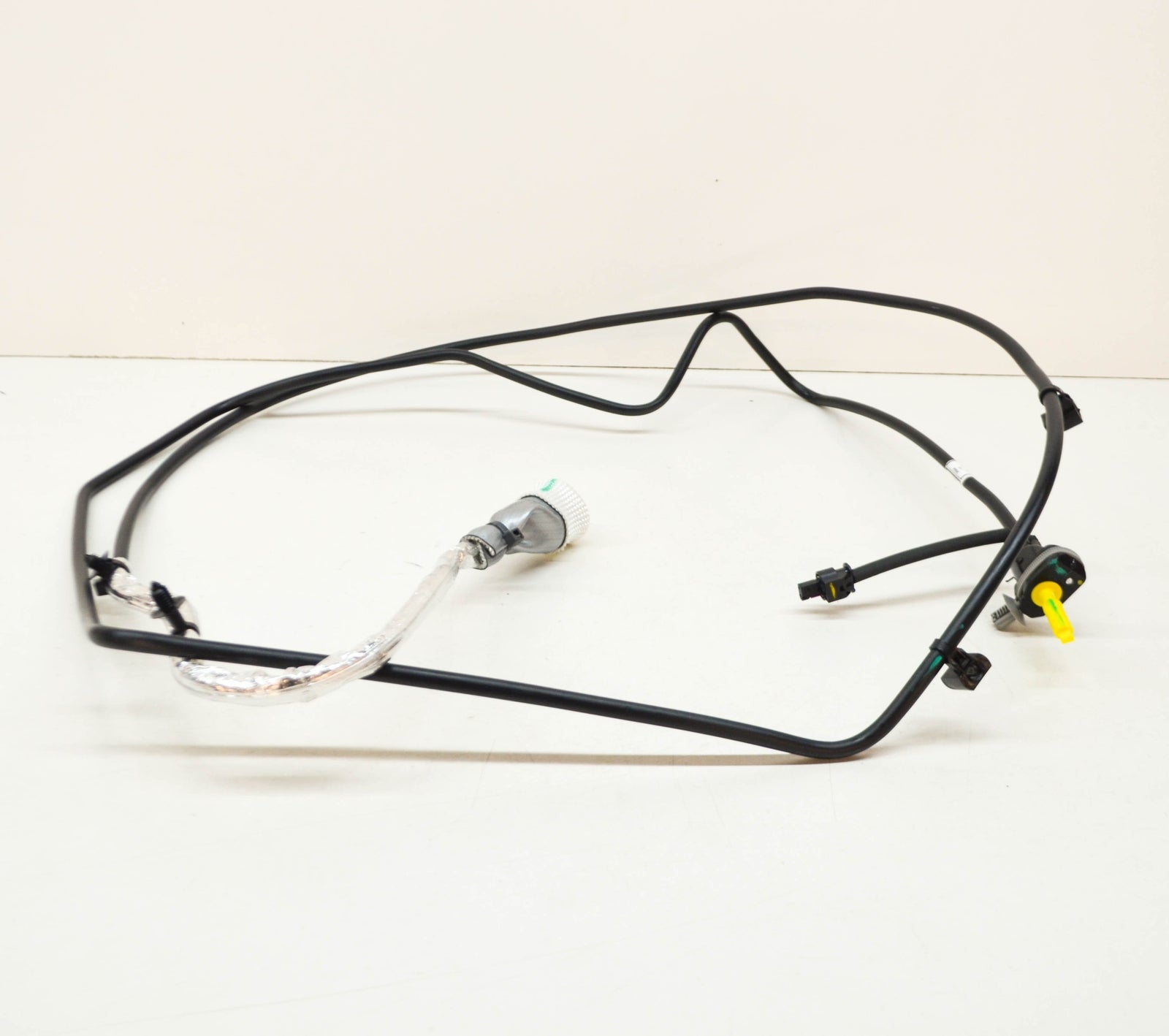 new jaguar f-pace x761 front fuel pipe line t4a26632 original