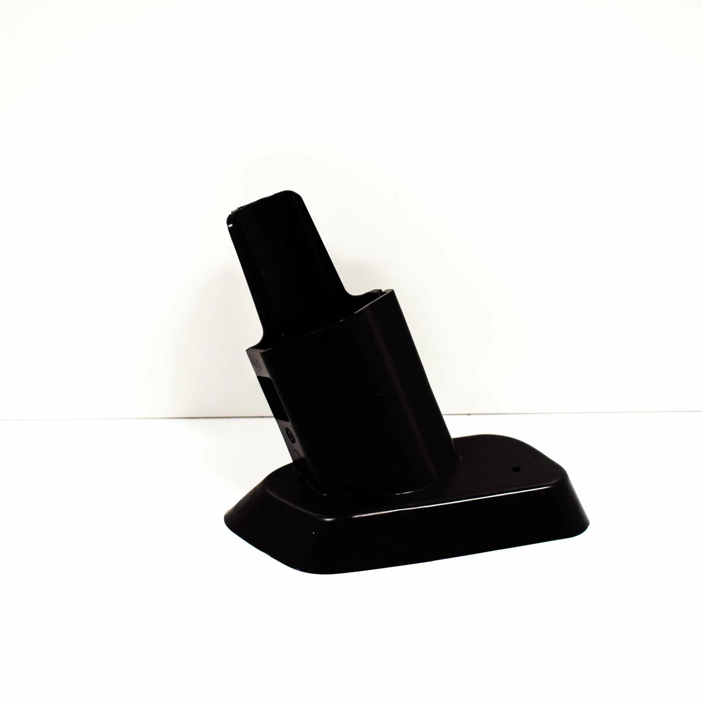 NEW VOLKSWAGEN TOUAREG 7P LEFT HEADLIGHT WASHER FRAME GUIDE 7P6807941