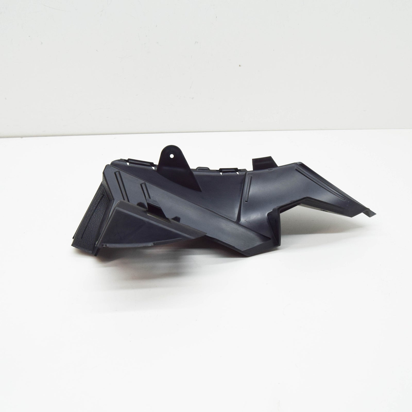 NEW MERCEDES-BENZ E C238 FRONT RIGHT BUMPER HOLDER A2388855901 ORIGINAL