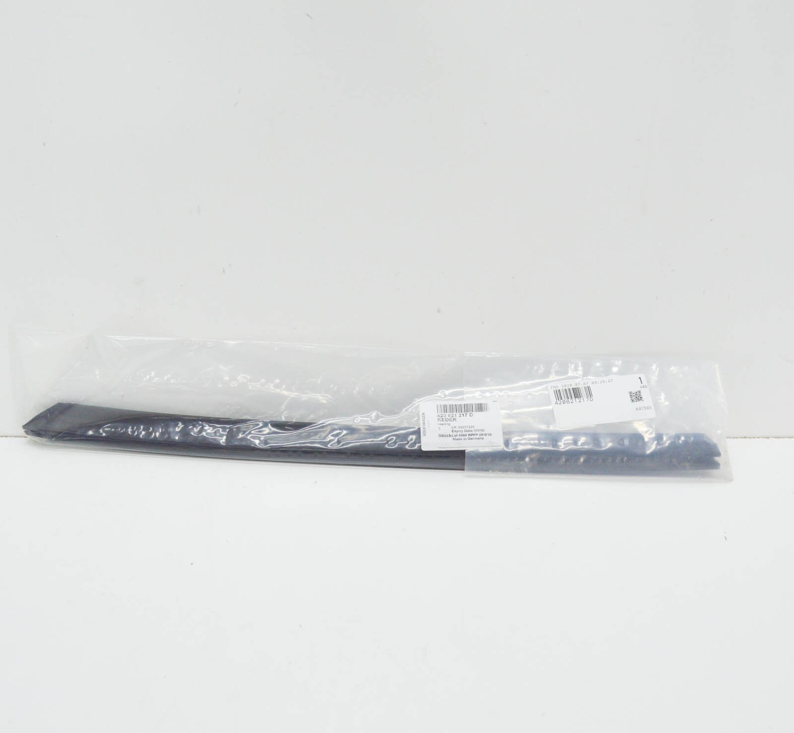 NEW AUDI R8 4S LEFT FENDER SEAL BEADING 420821217D ORIGINAL