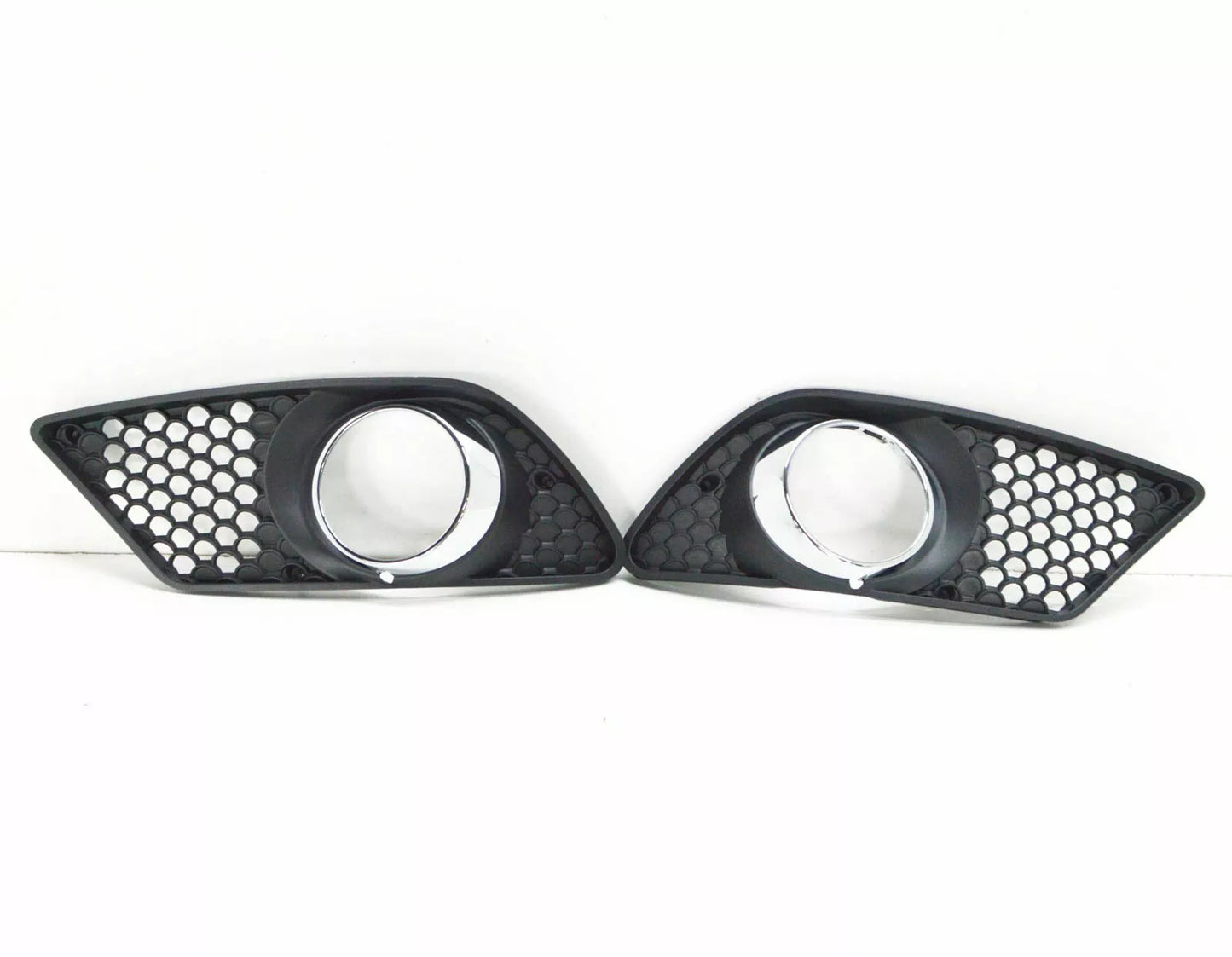 NEW MB C-CLASS W204 AMG FRONT BUMPER FOG GRILLE A2048850353 A2048850253 ORIGINAL