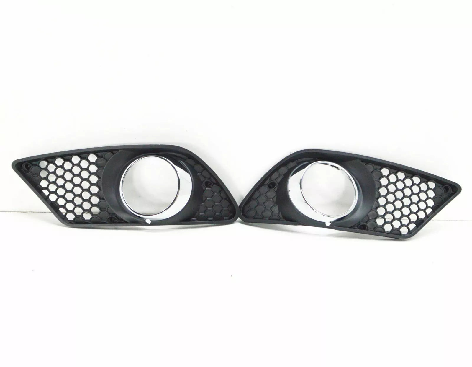 NEW MB C-CLASS W204 AMG FRONT BUMPER FOG GRILLE A2048850353 A2048850253 ORIGINAL